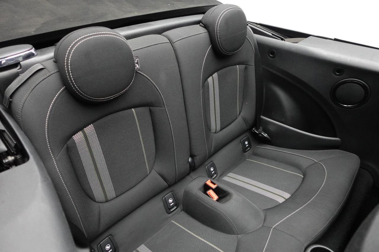 MINI Convertible - Image 10