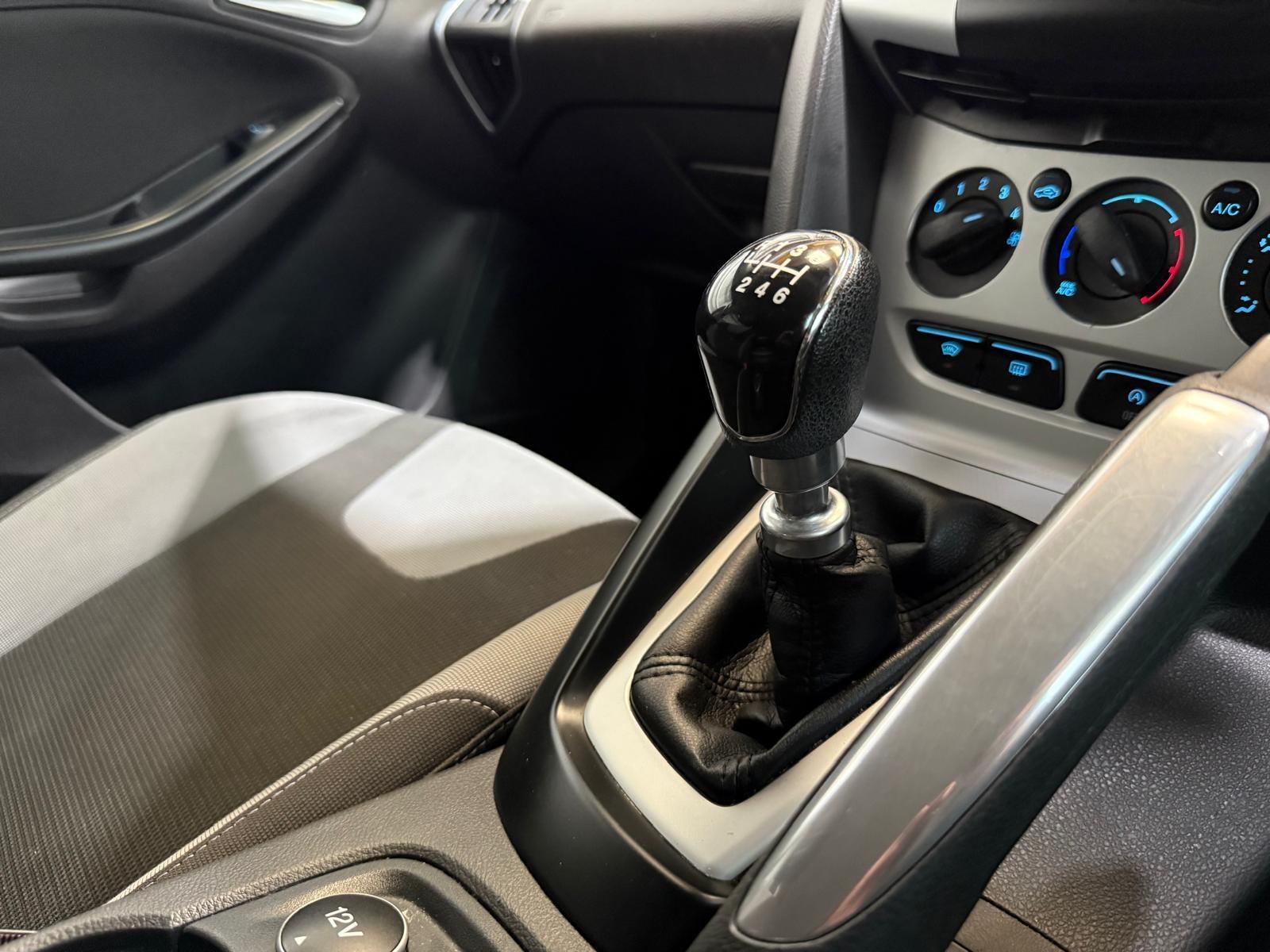 Ford Focus - Image 38