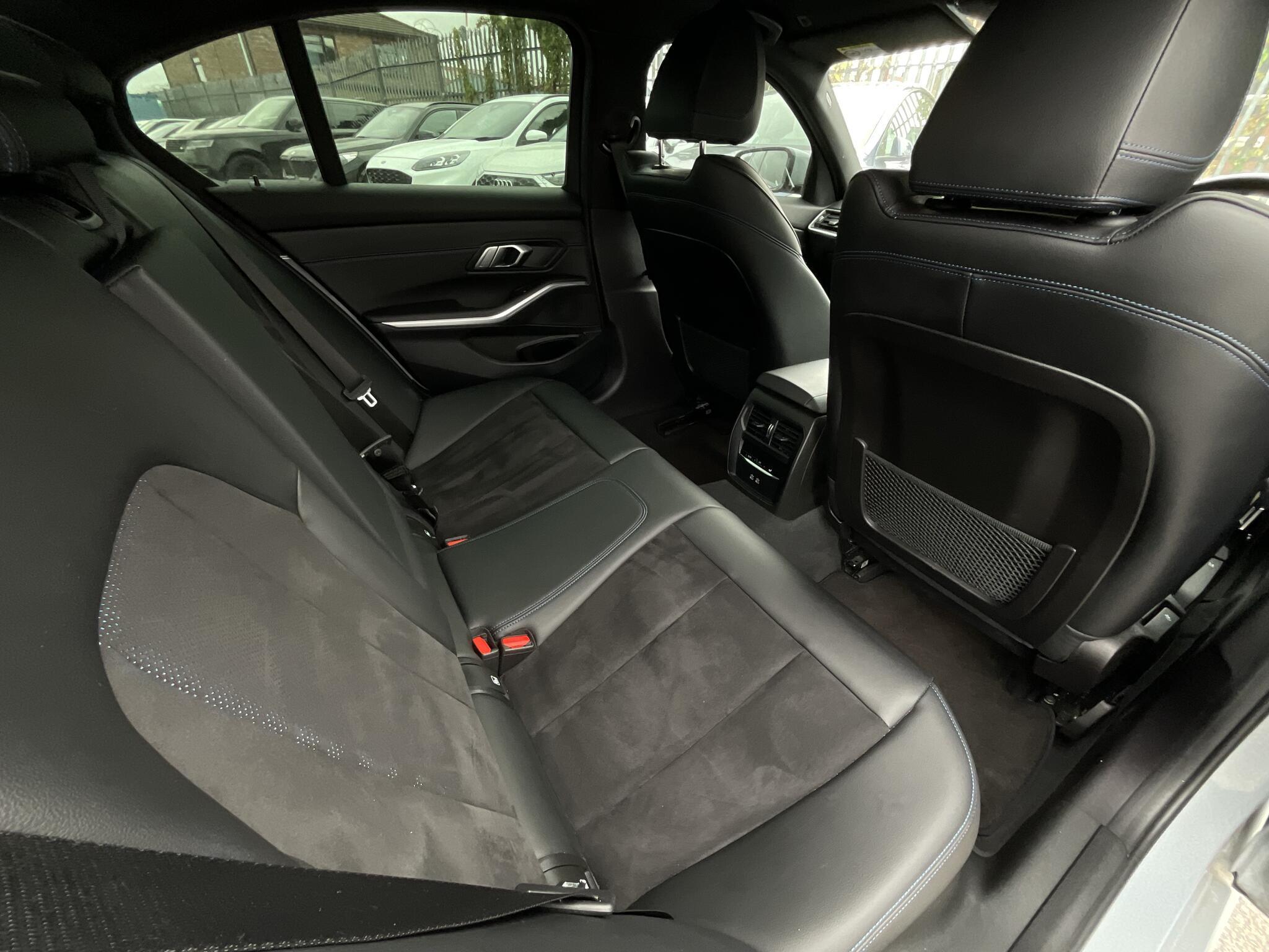 BMW 3 Series - Image 10