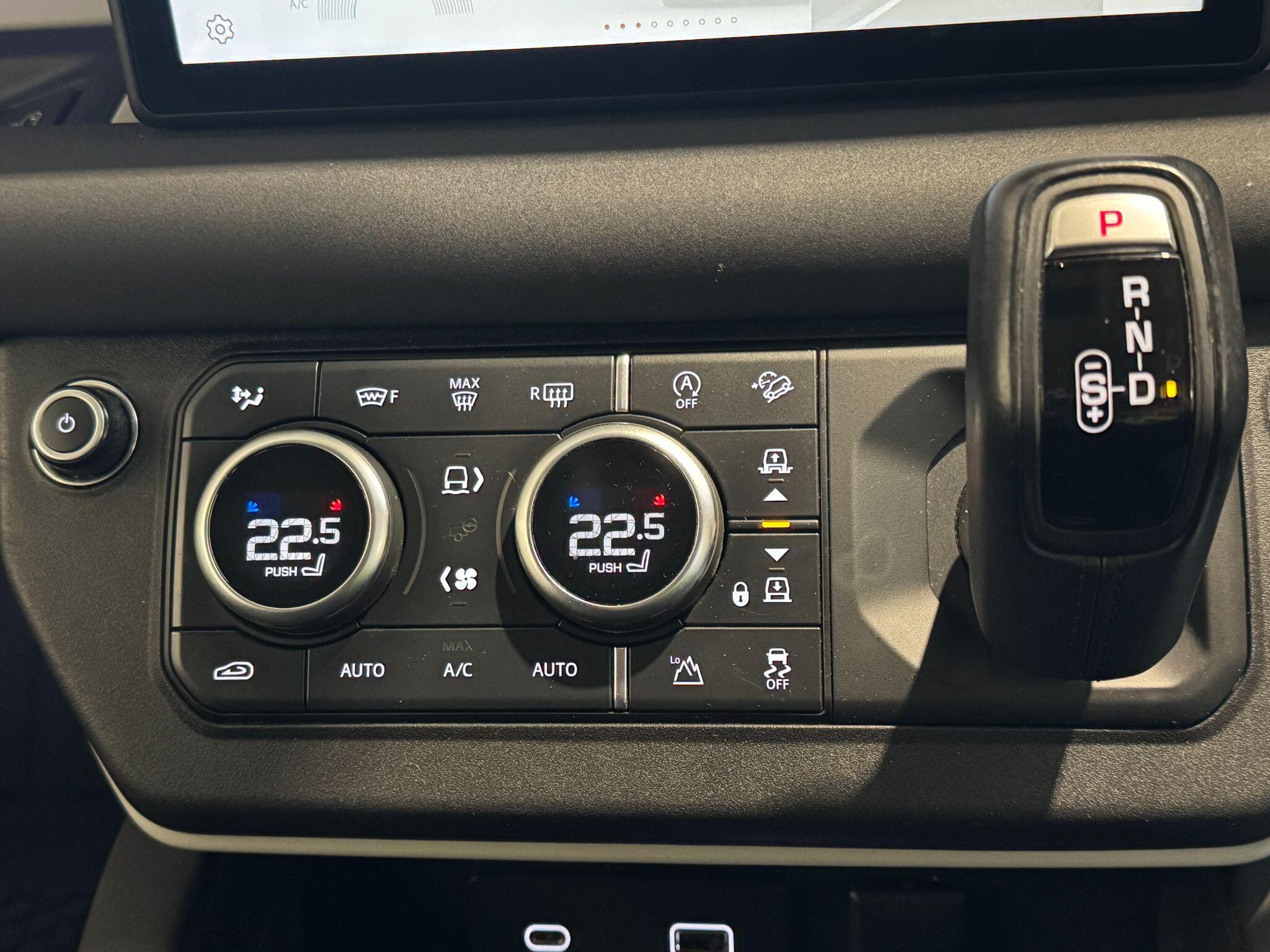 Land Rover Defender 110 - Image 73