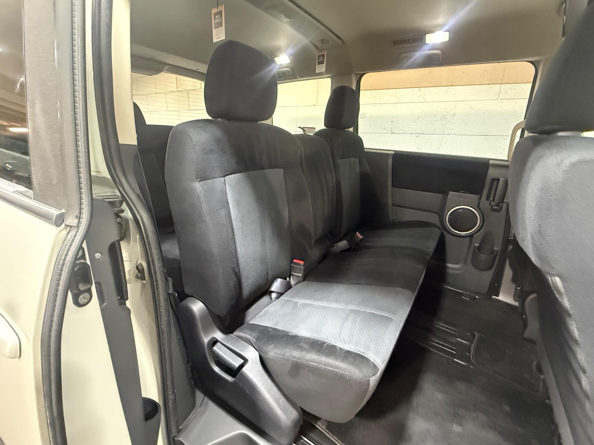 Mitsubishi Delica - Image 12