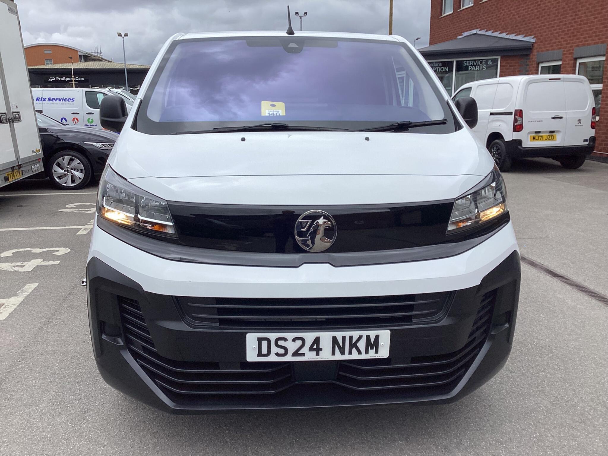 Vauxhall Vivaro - Image 2