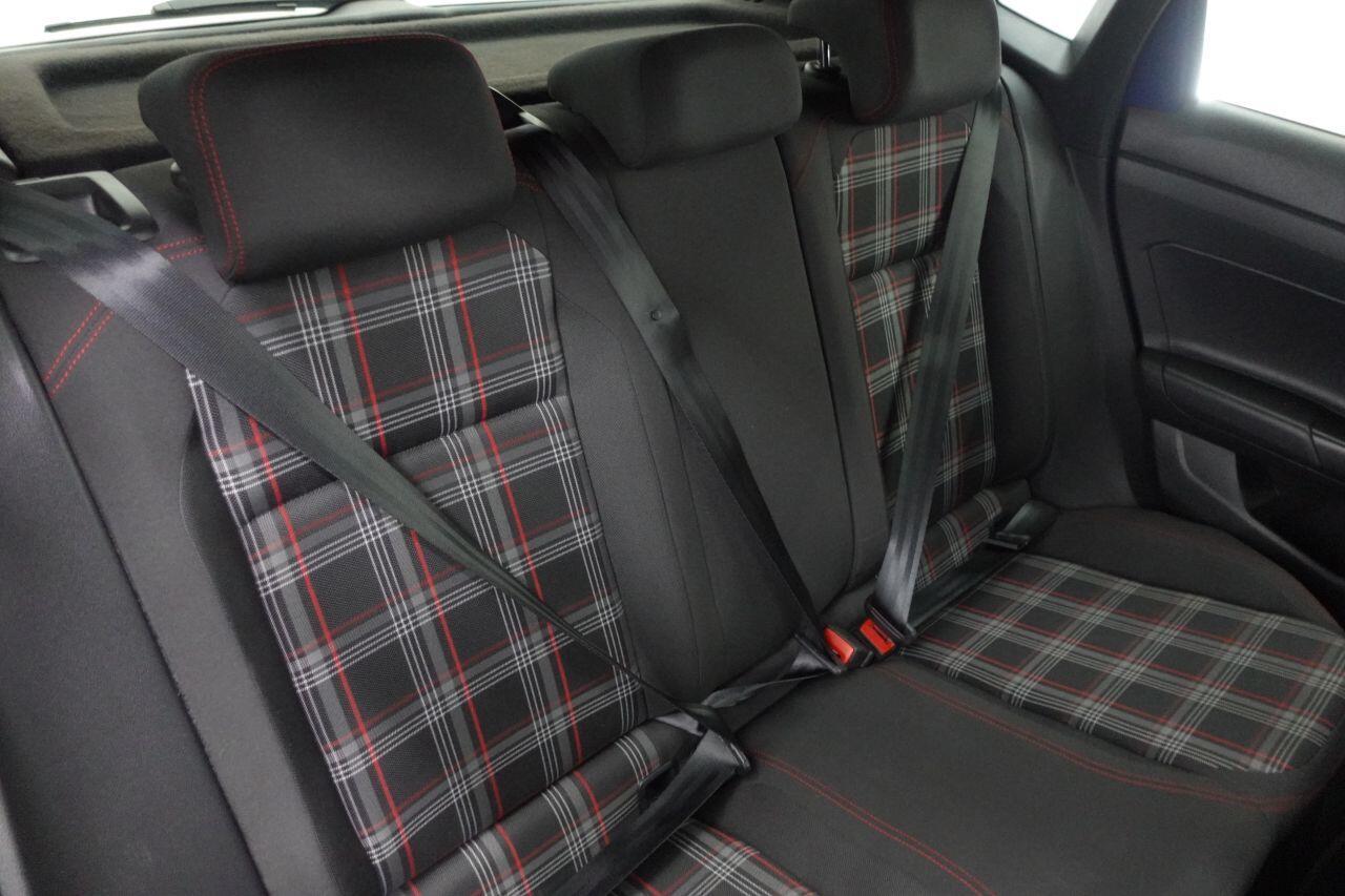 Volkswagen Polo - Image 18