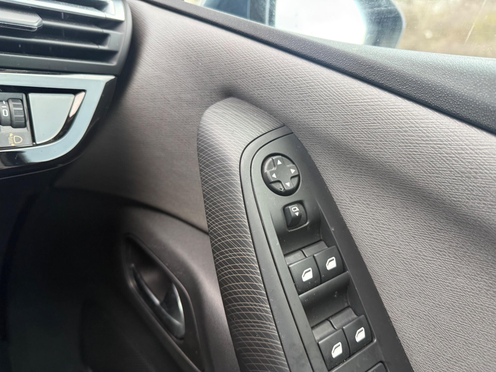 Citroen C4 Picasso - Image 28