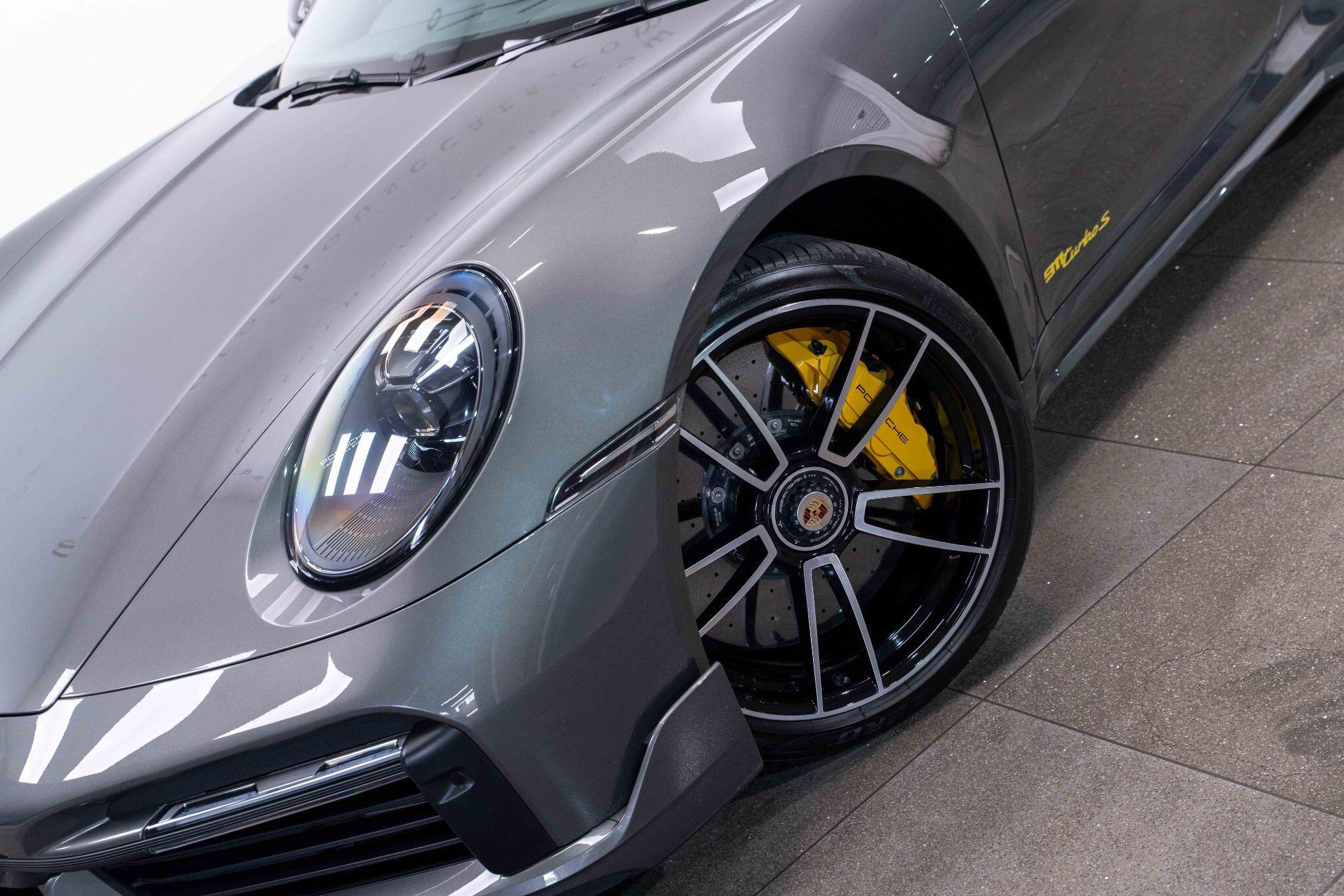 Porsche 911 - Image 9
