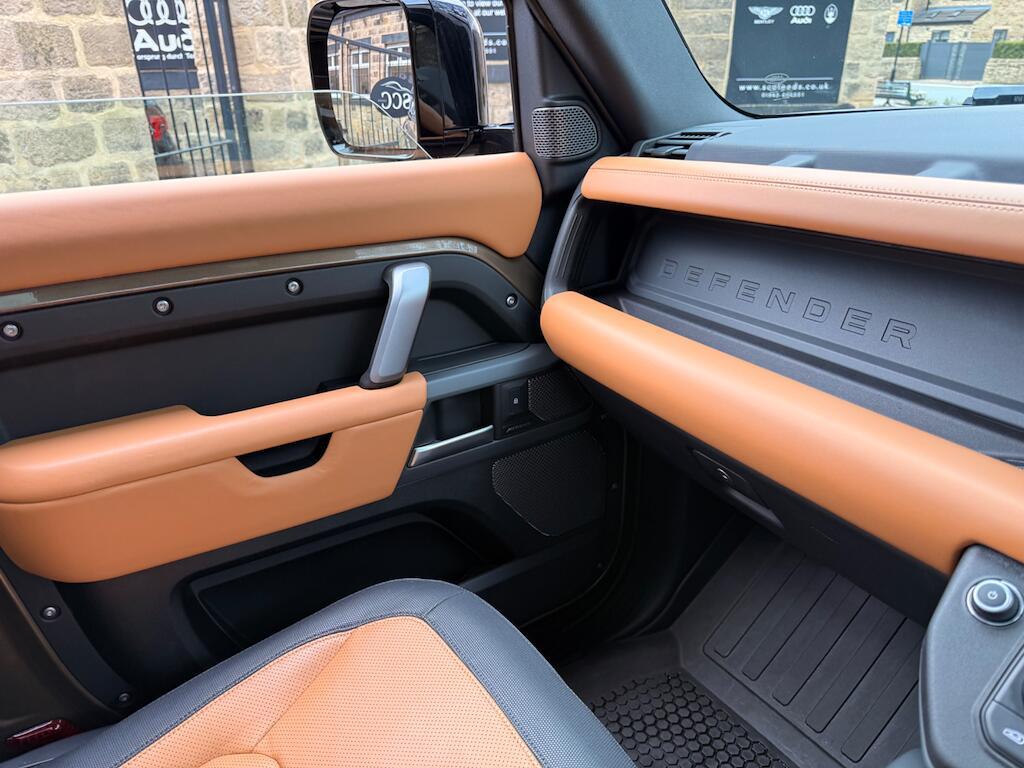 Land Rover Defender 90 - Image 58