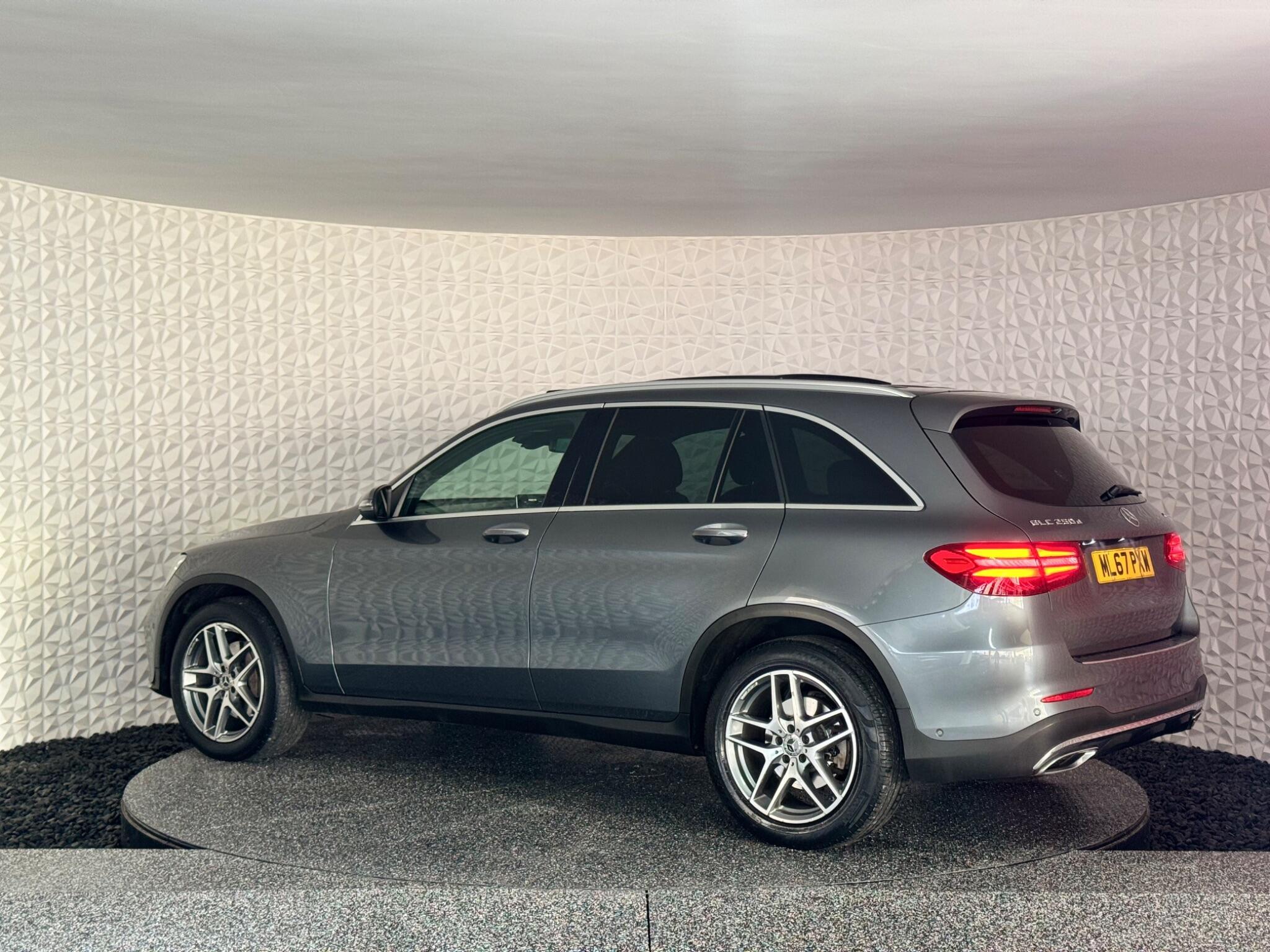 Mercedes GLC - Image 17