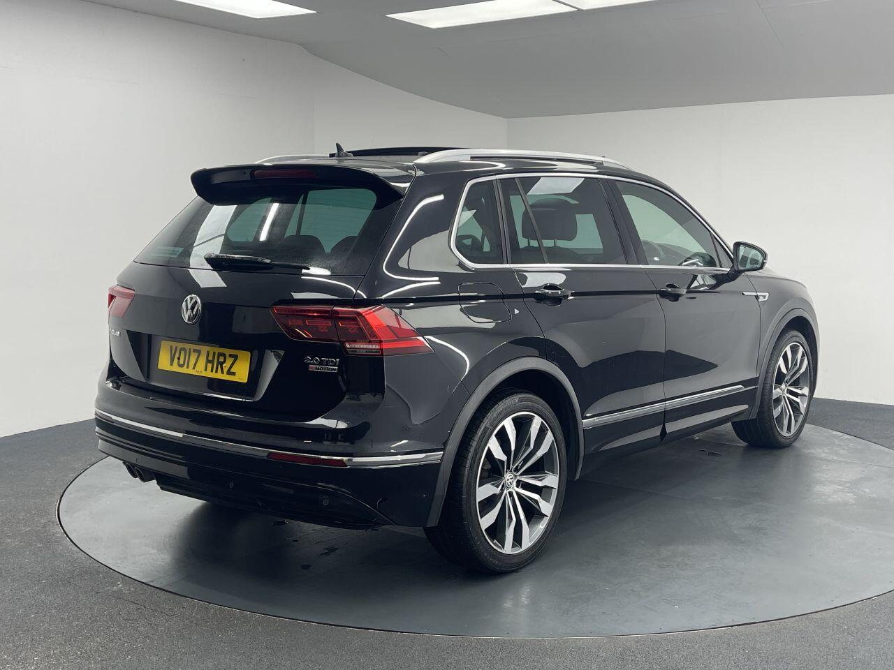 Volkswagen Tiguan - Image 10