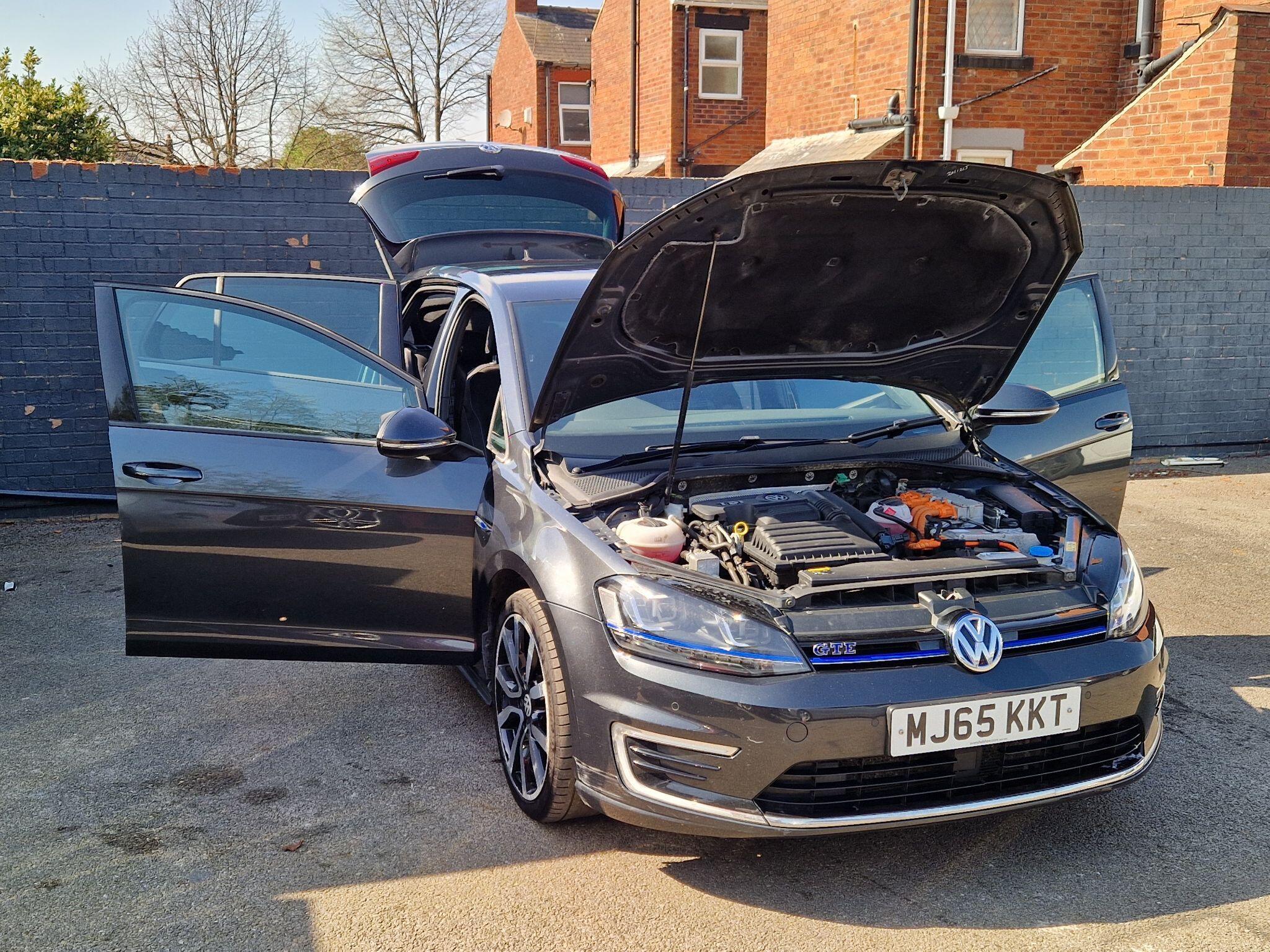 Volkswagen Golf - Image 12