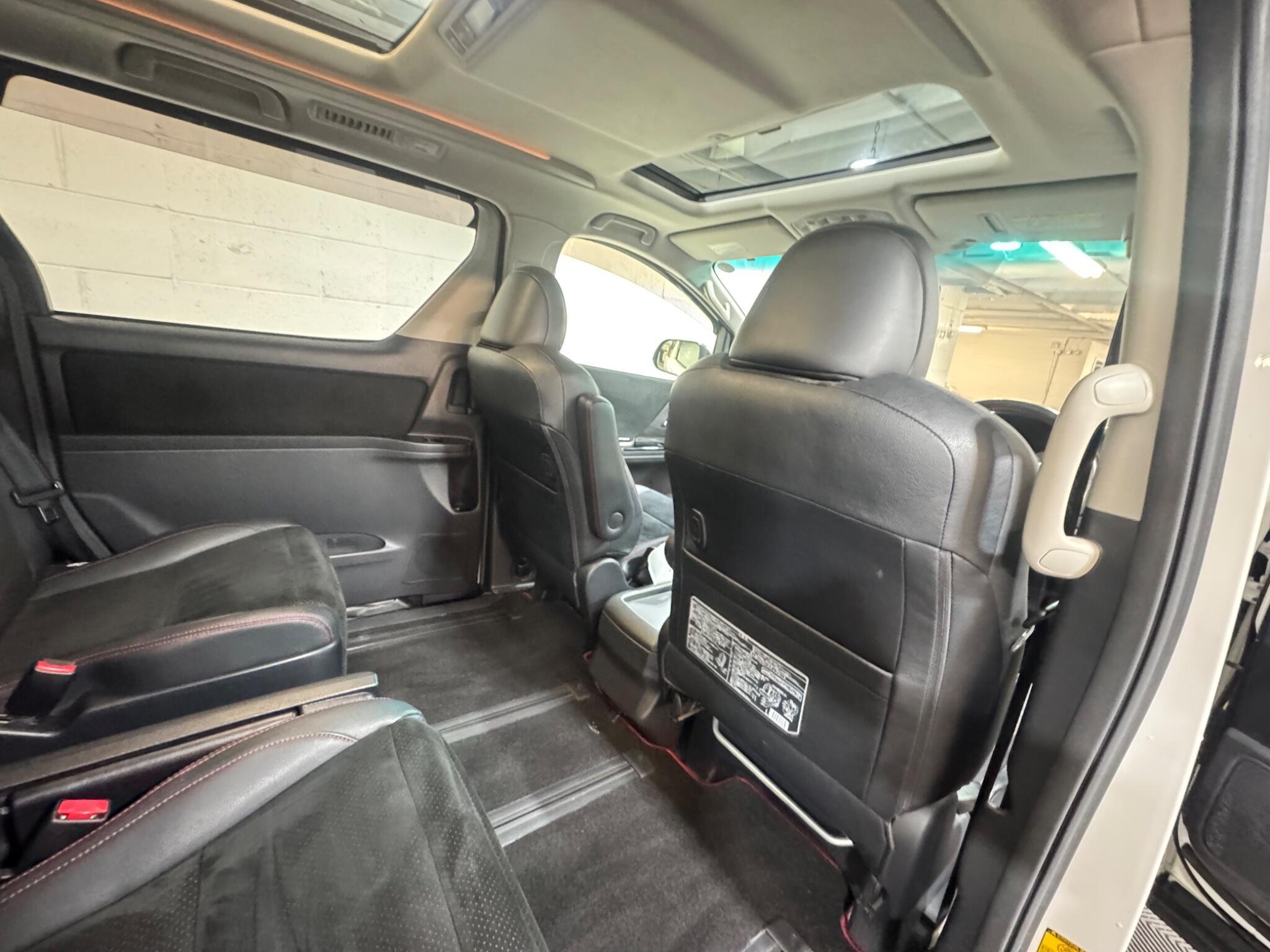 Toyota Vellfire - Image 14