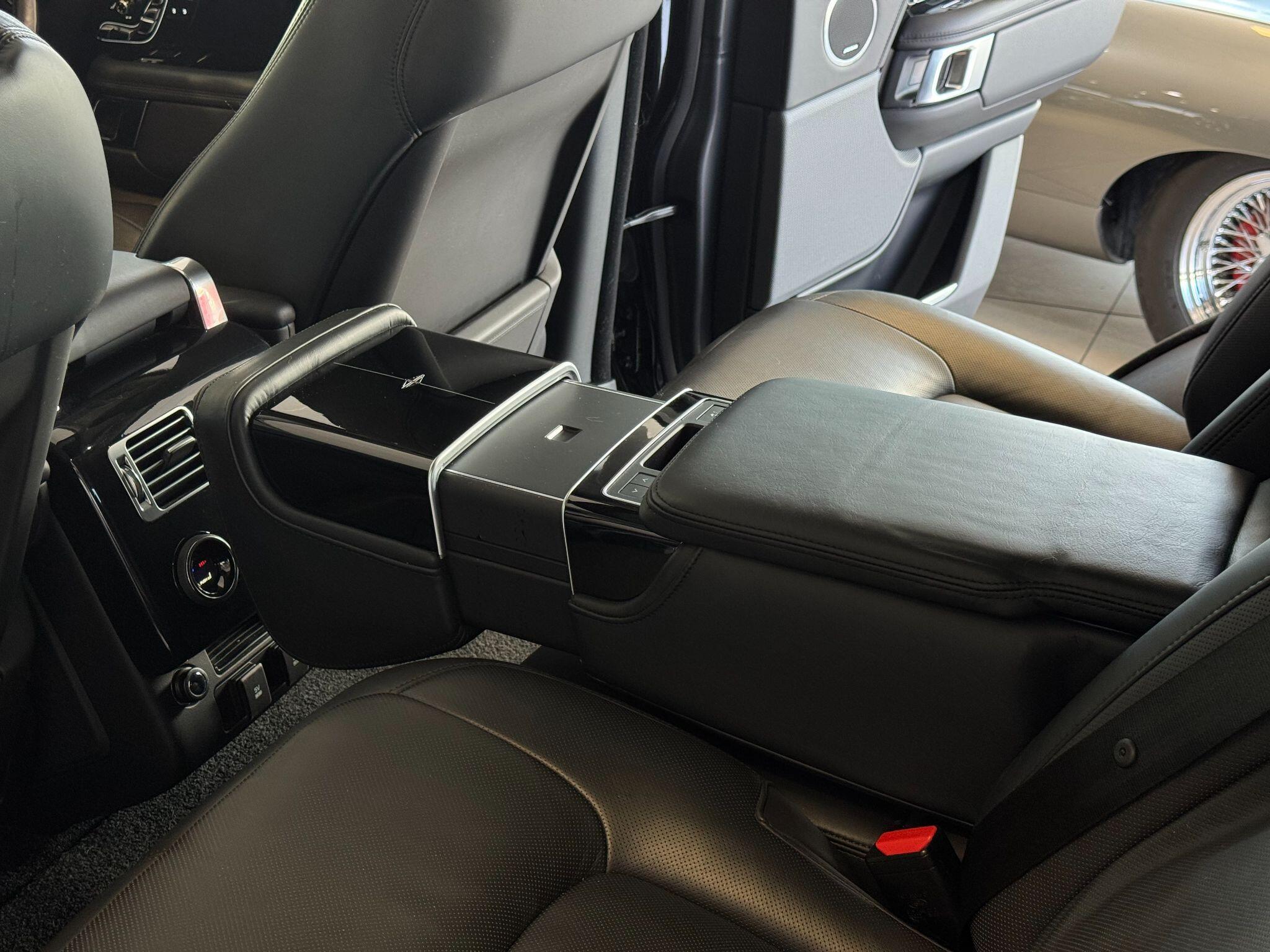 Land Rover Range Rover - Image 28