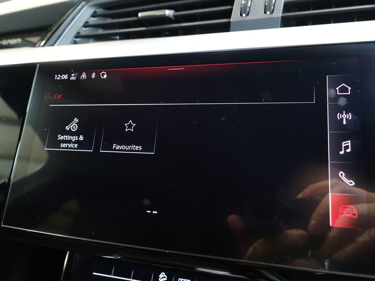 Audi E-Tron - Image 38