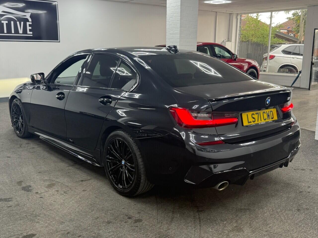 BMW 3 Series - Image 8