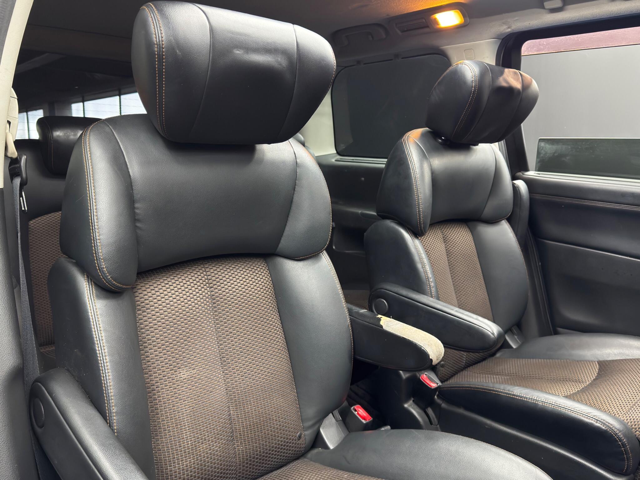 Nissan Elgrand - Image 15