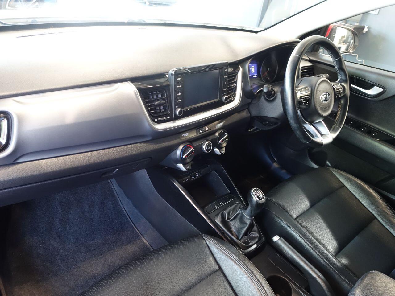 Kia Stonic - Image 11