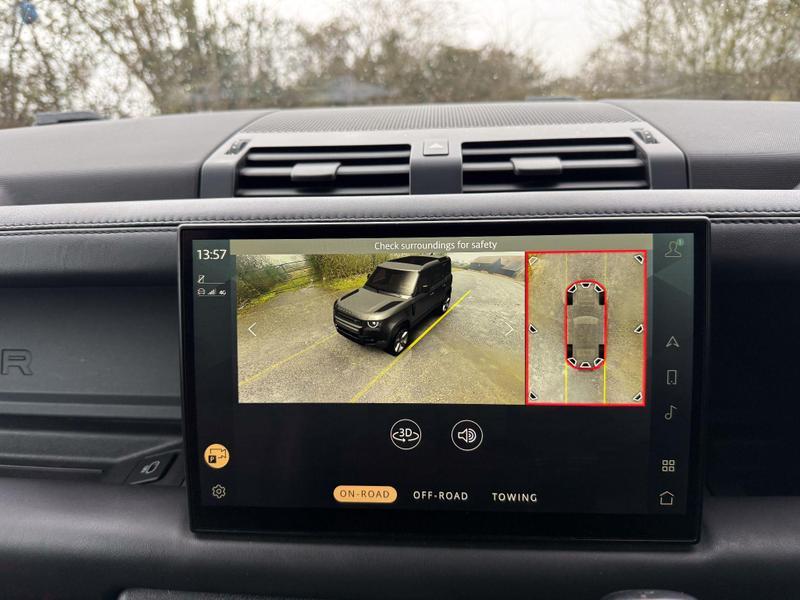 Land Rover DEFENDER 110 - Image 14