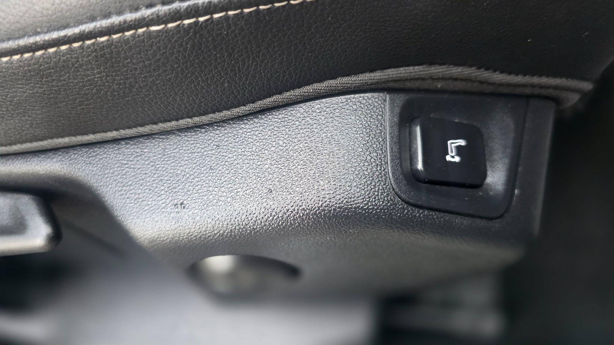 Vauxhall Grandland X - Image 24