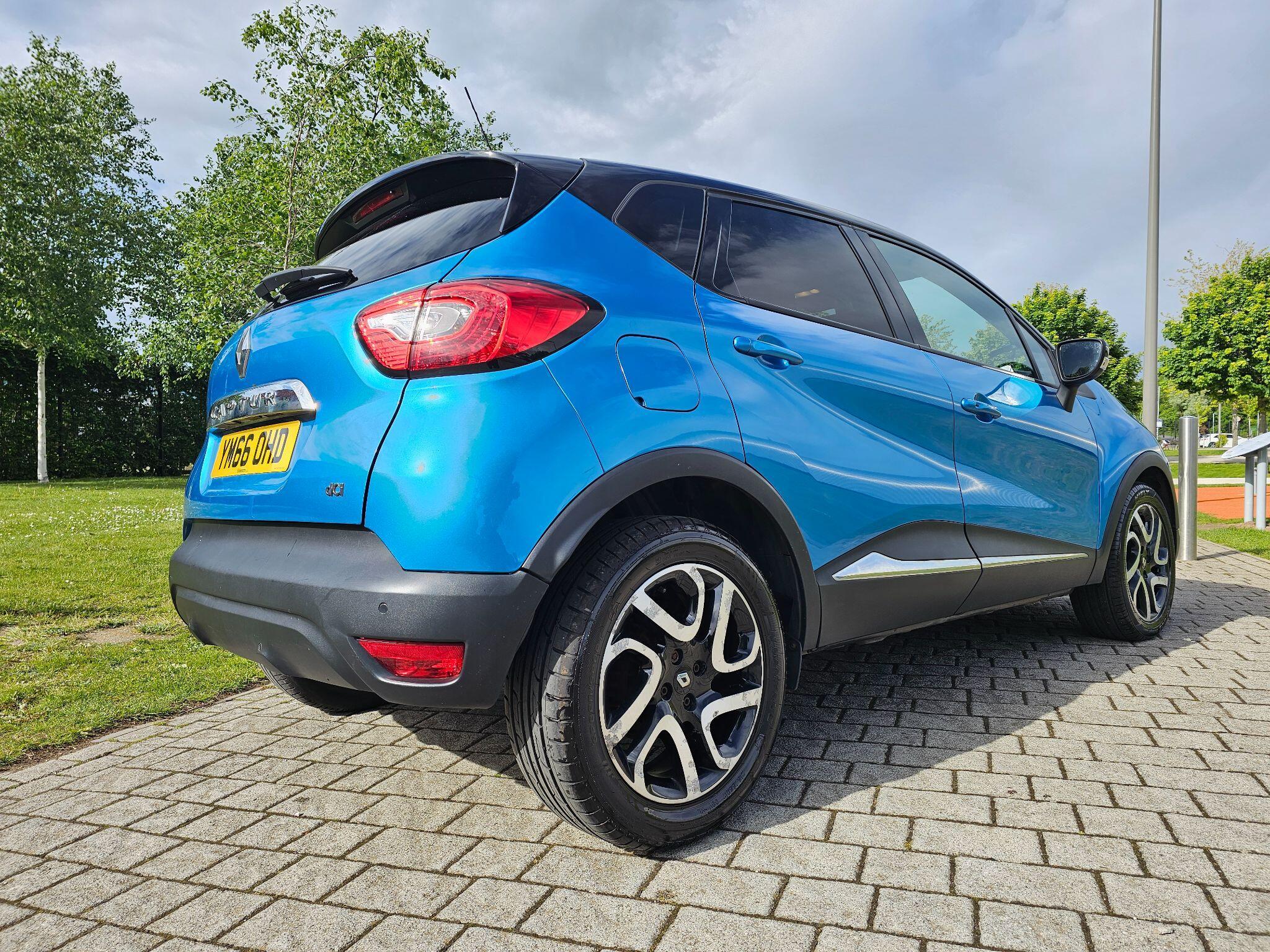 Renault Captur - Image 35