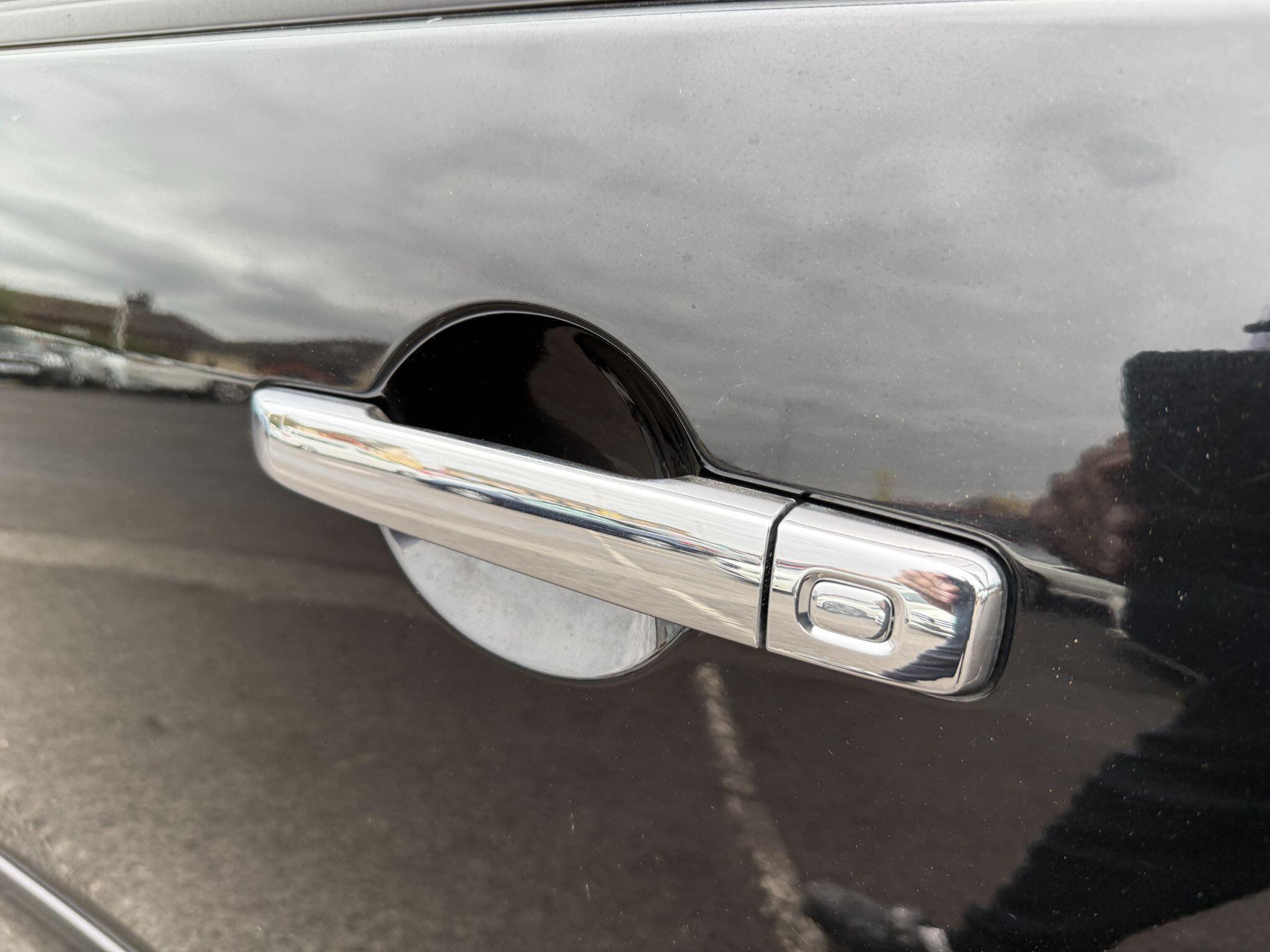 Nissan Serena - Image 82