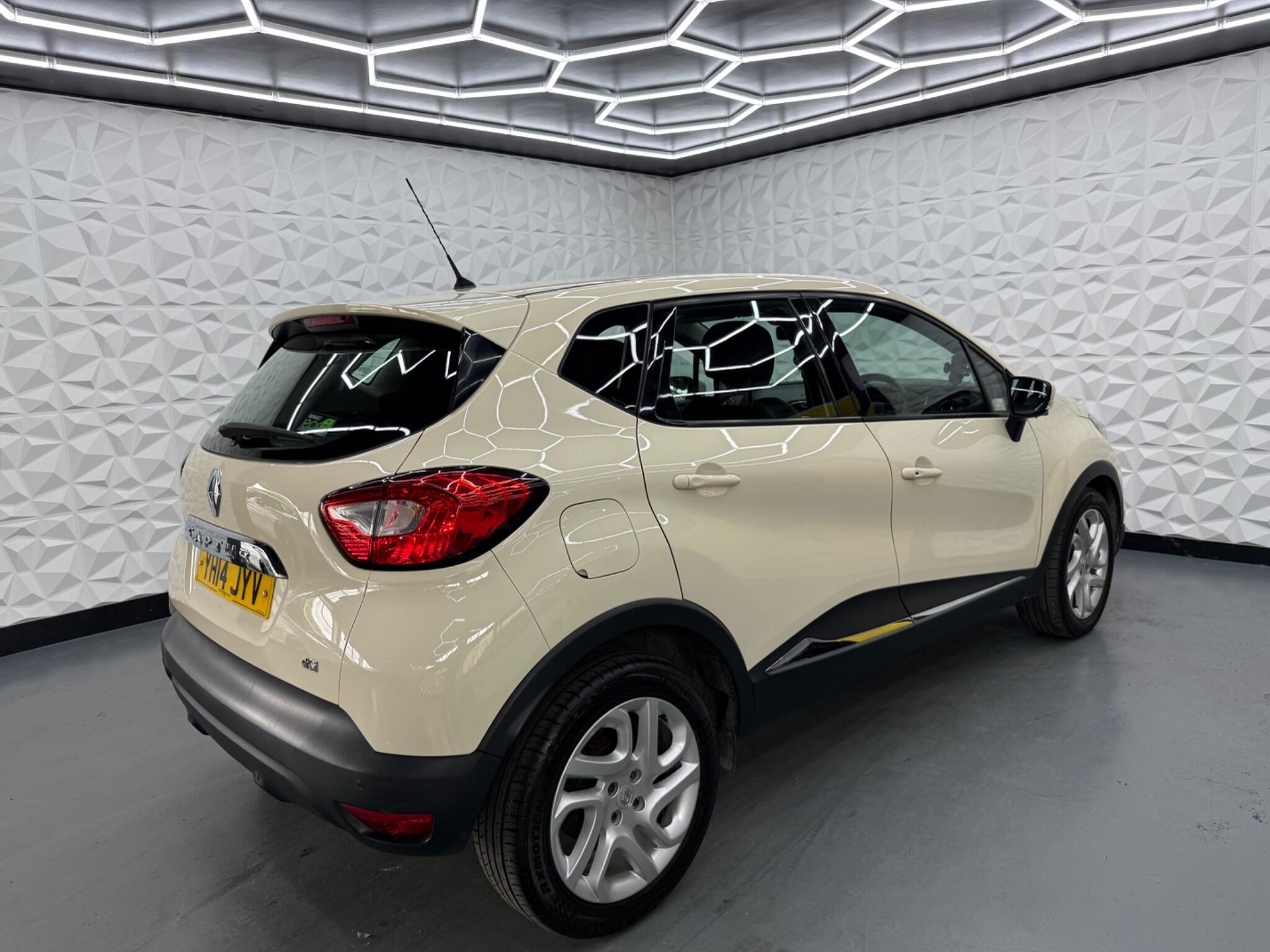 Renault Captur - Image 13