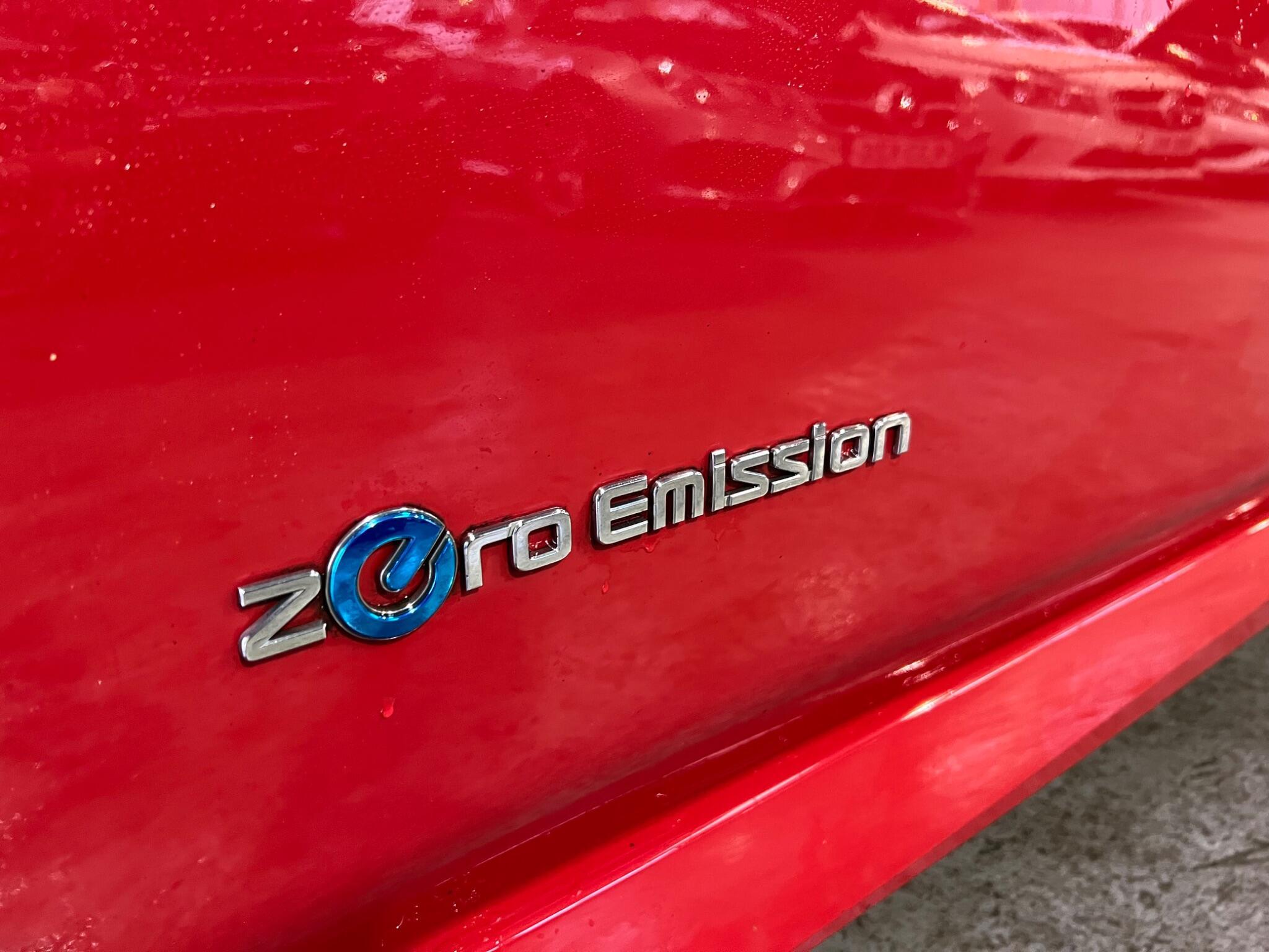 Nissan Leaf - Image 34