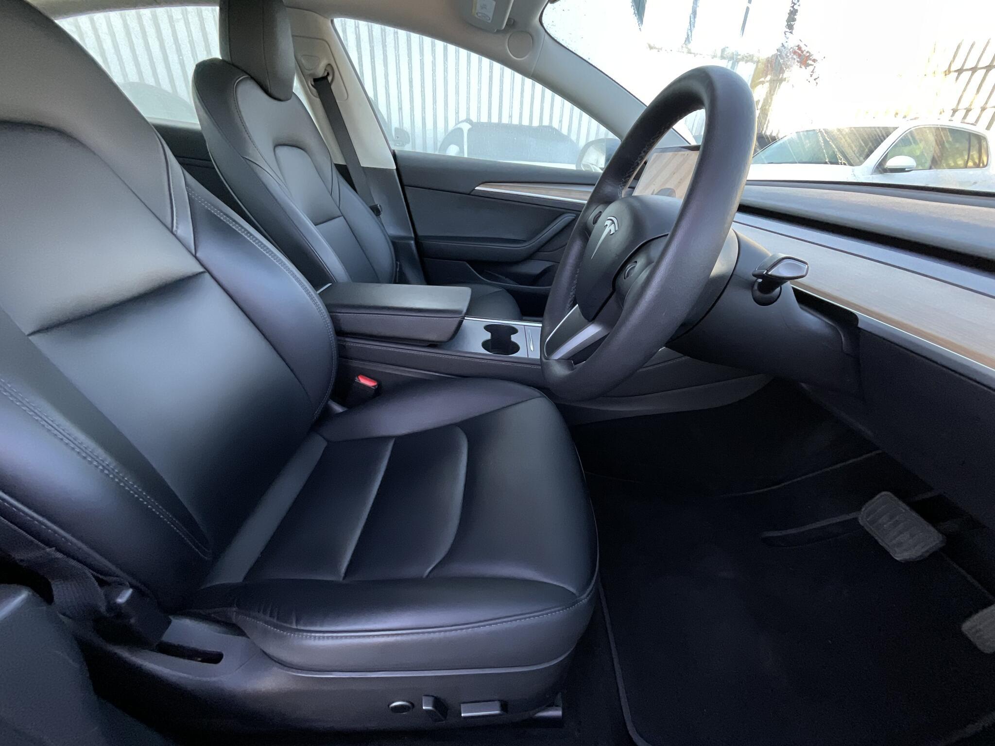 Tesla Model 3 - Image 9
