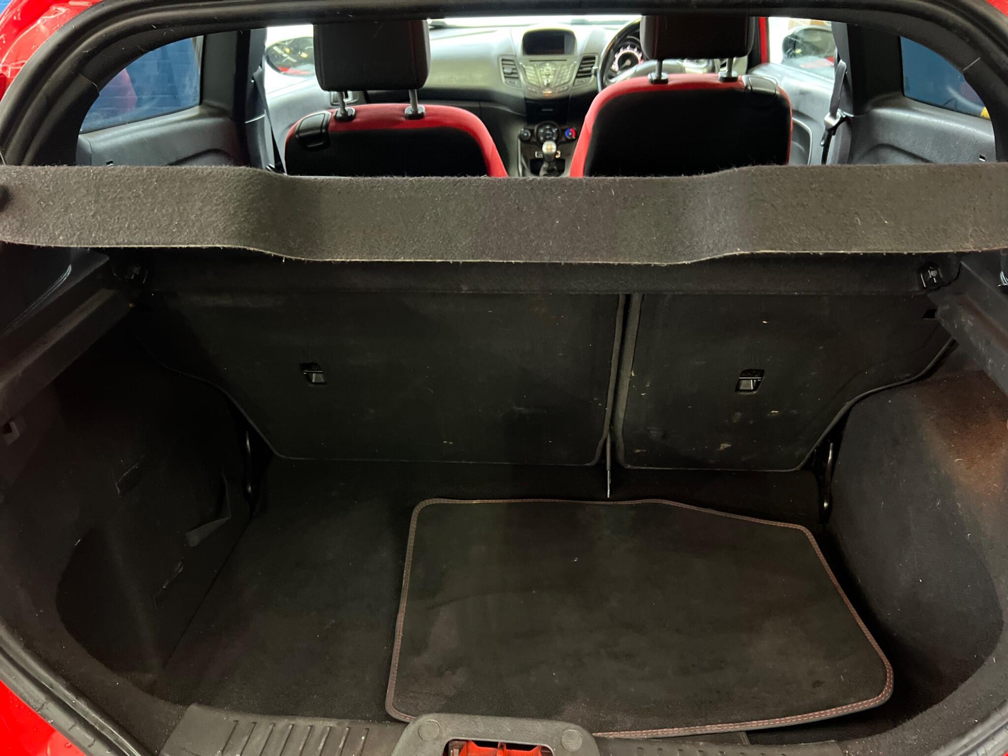 Ford Fiesta - Image 25