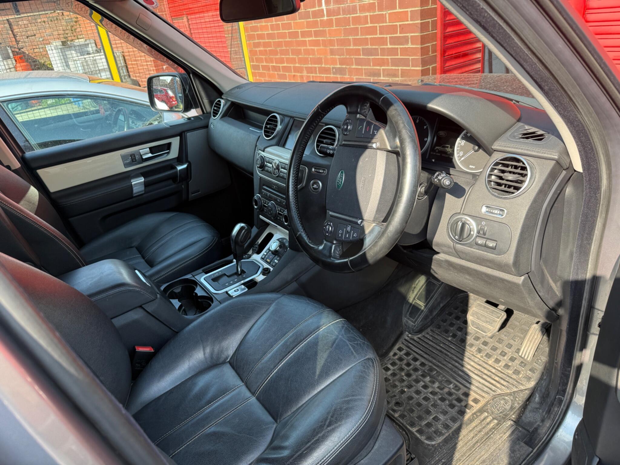 Land Rover DISCOVERY 4 - Image 6