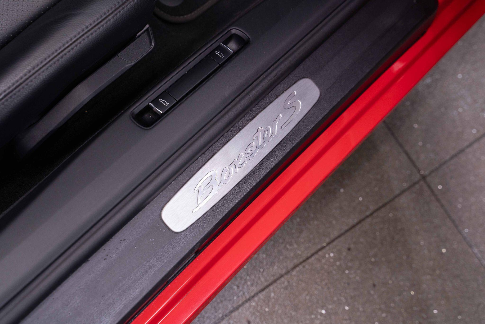 Porsche Boxster - Image 30