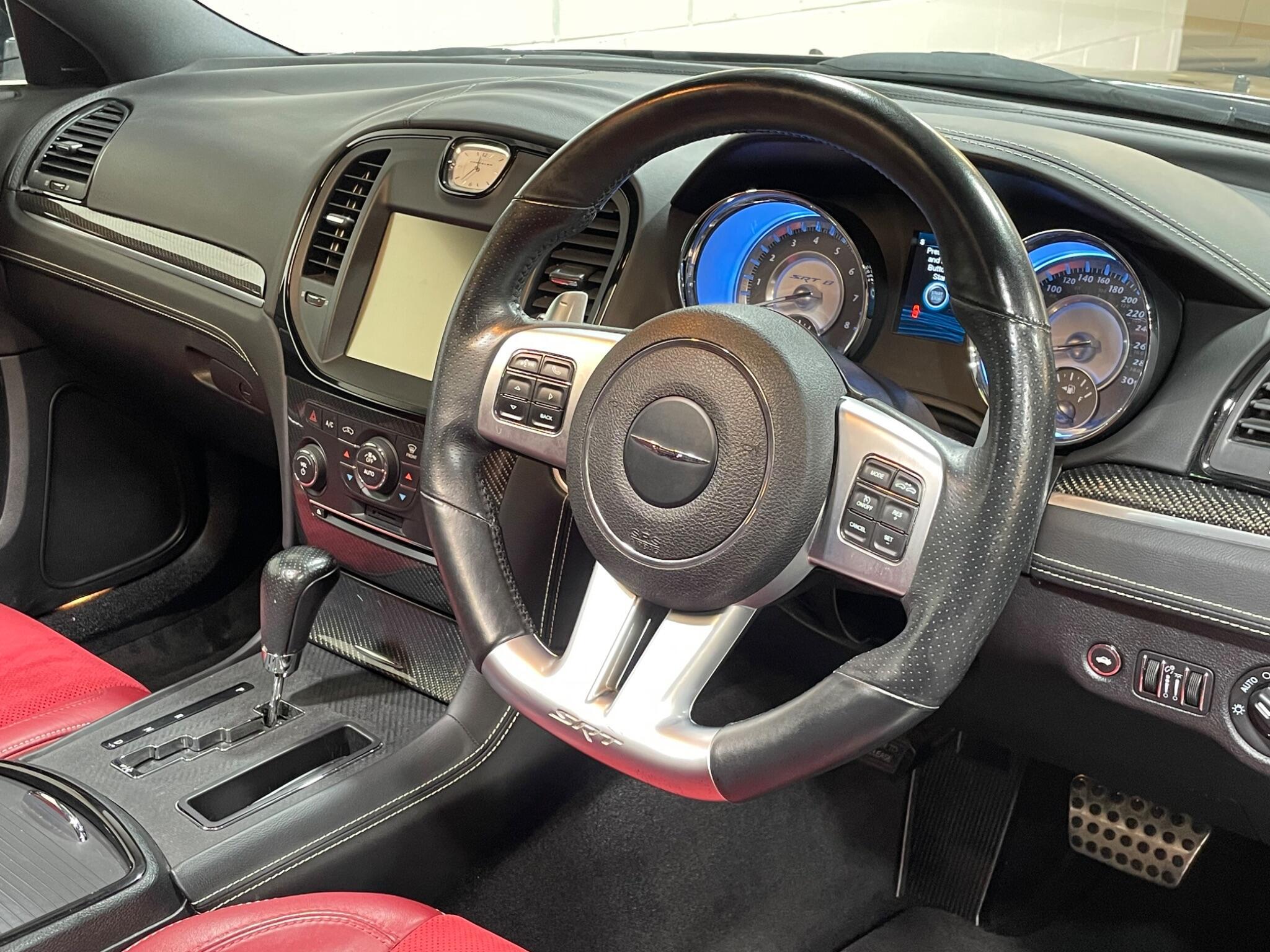 Chrysler 300C - Image 9