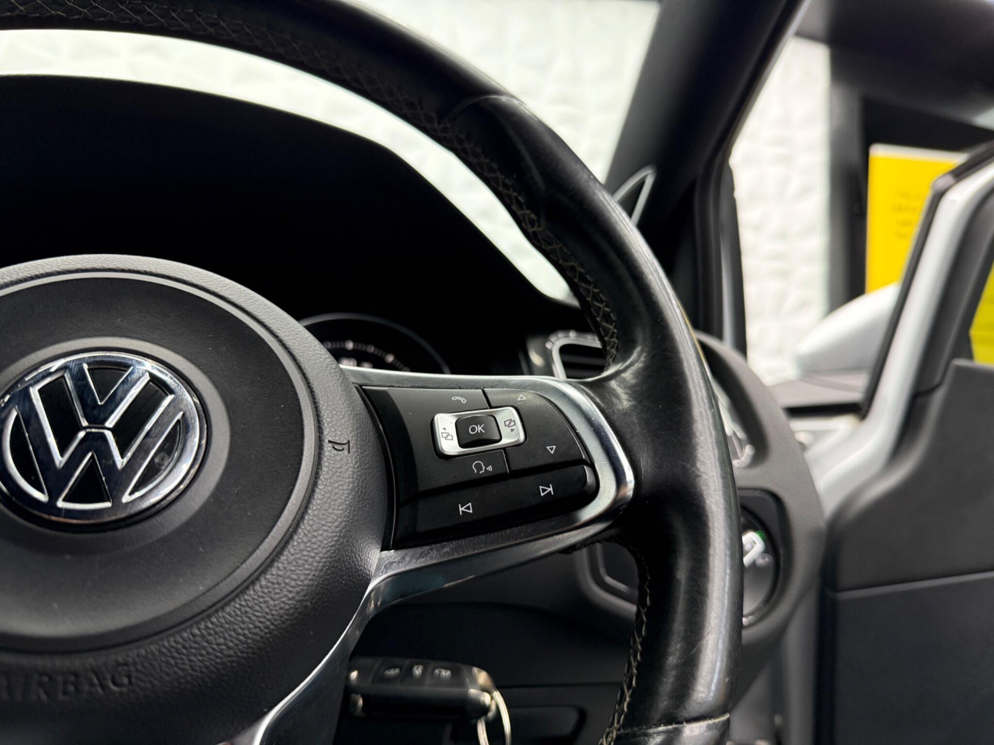 Volkswagen Golf - Image 28