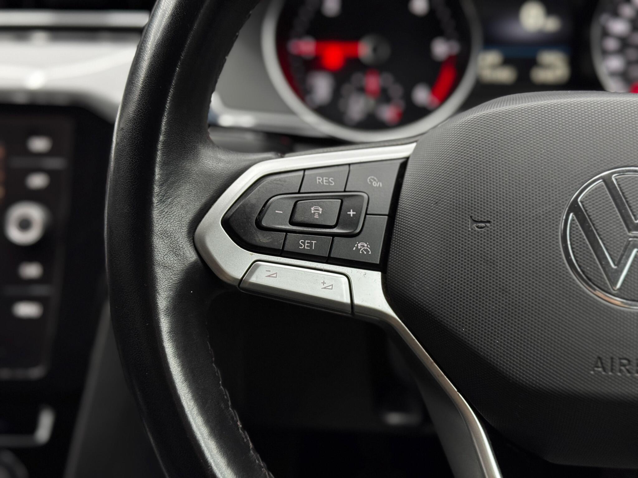 Volkswagen Passat - Image 19