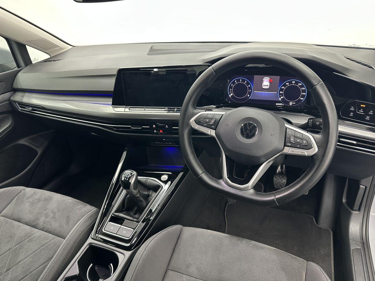 Volkswagen Golf - Image 18