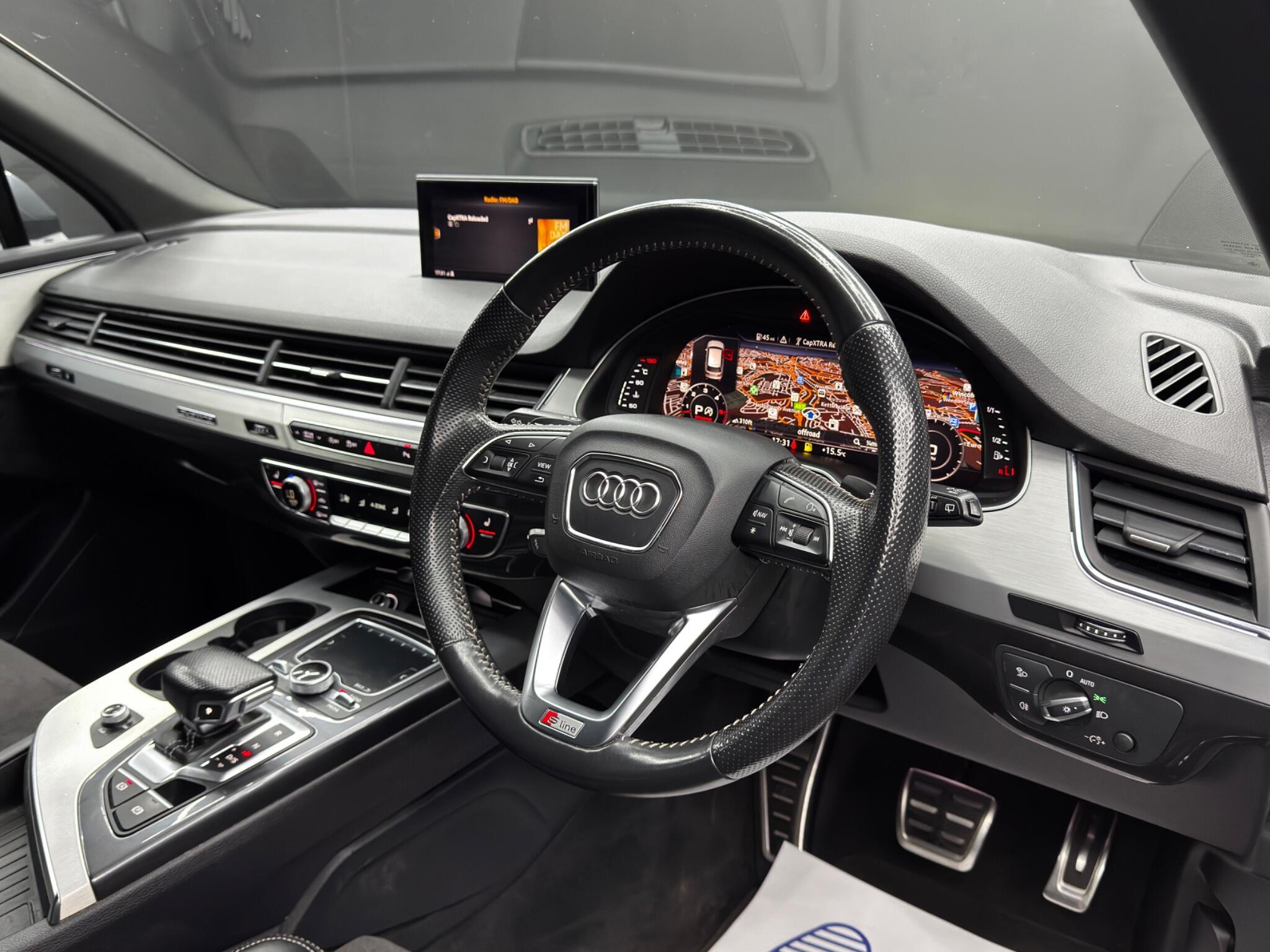 Audi Q7 - Image 9
