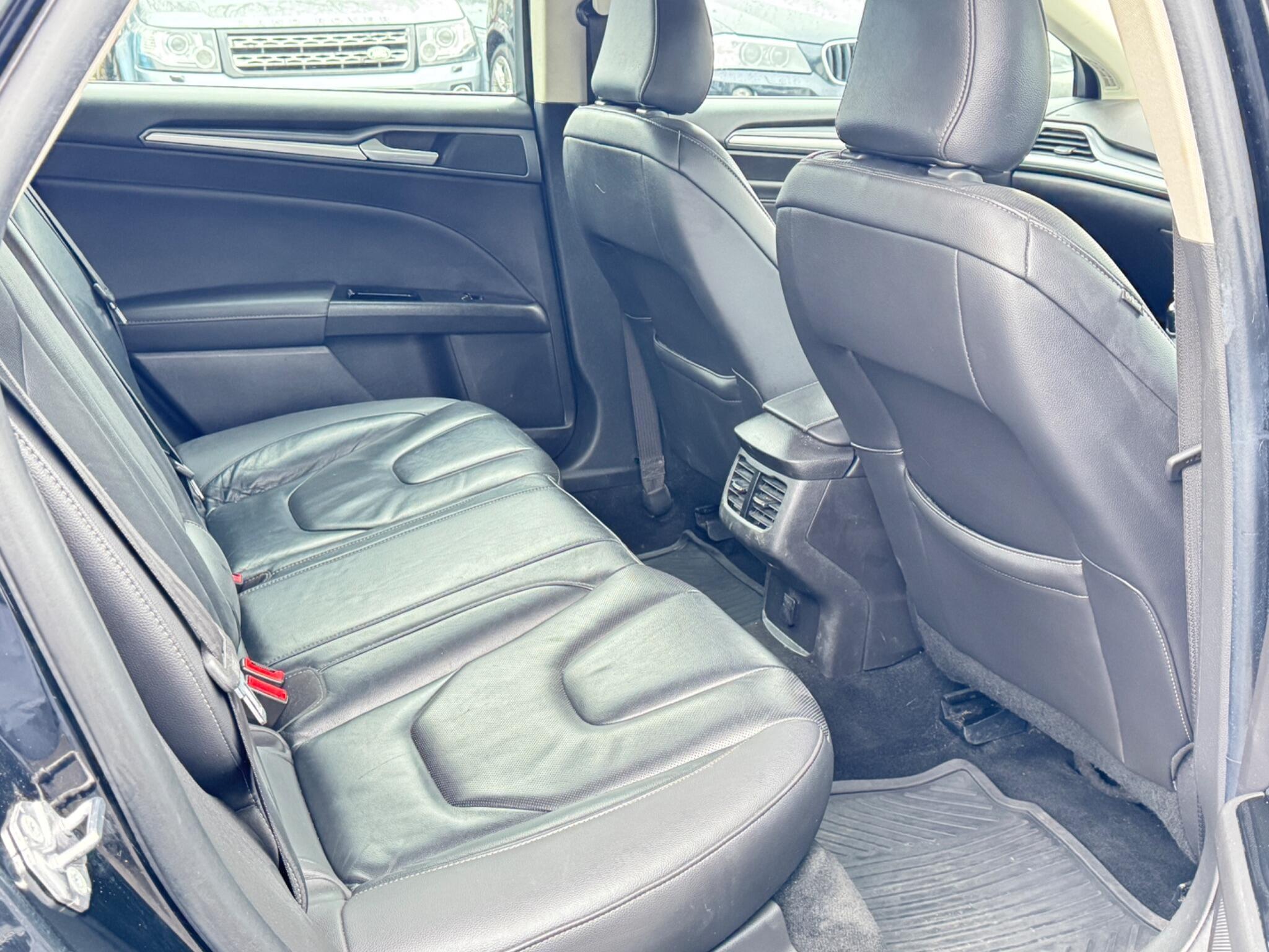 Ford Mondeo - Image 19