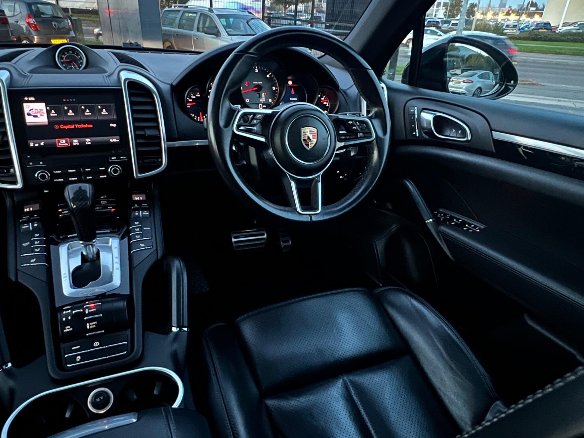 Porsche Cayenne - Image 20