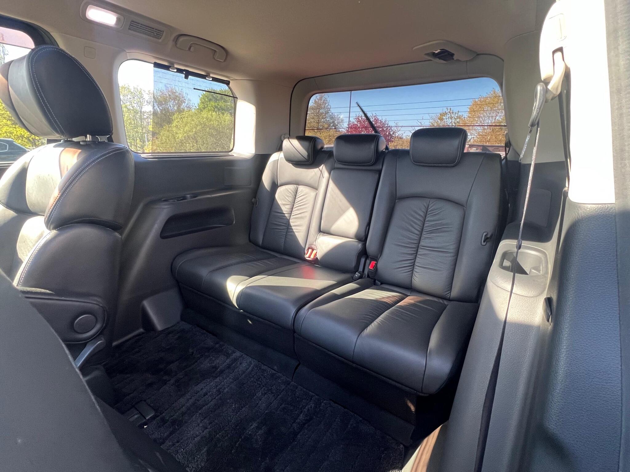 Nissan Elgrand - Image 12