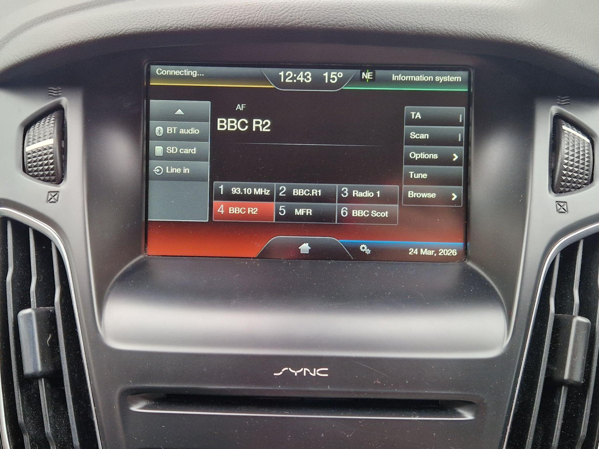 Ford Focus - Image 27