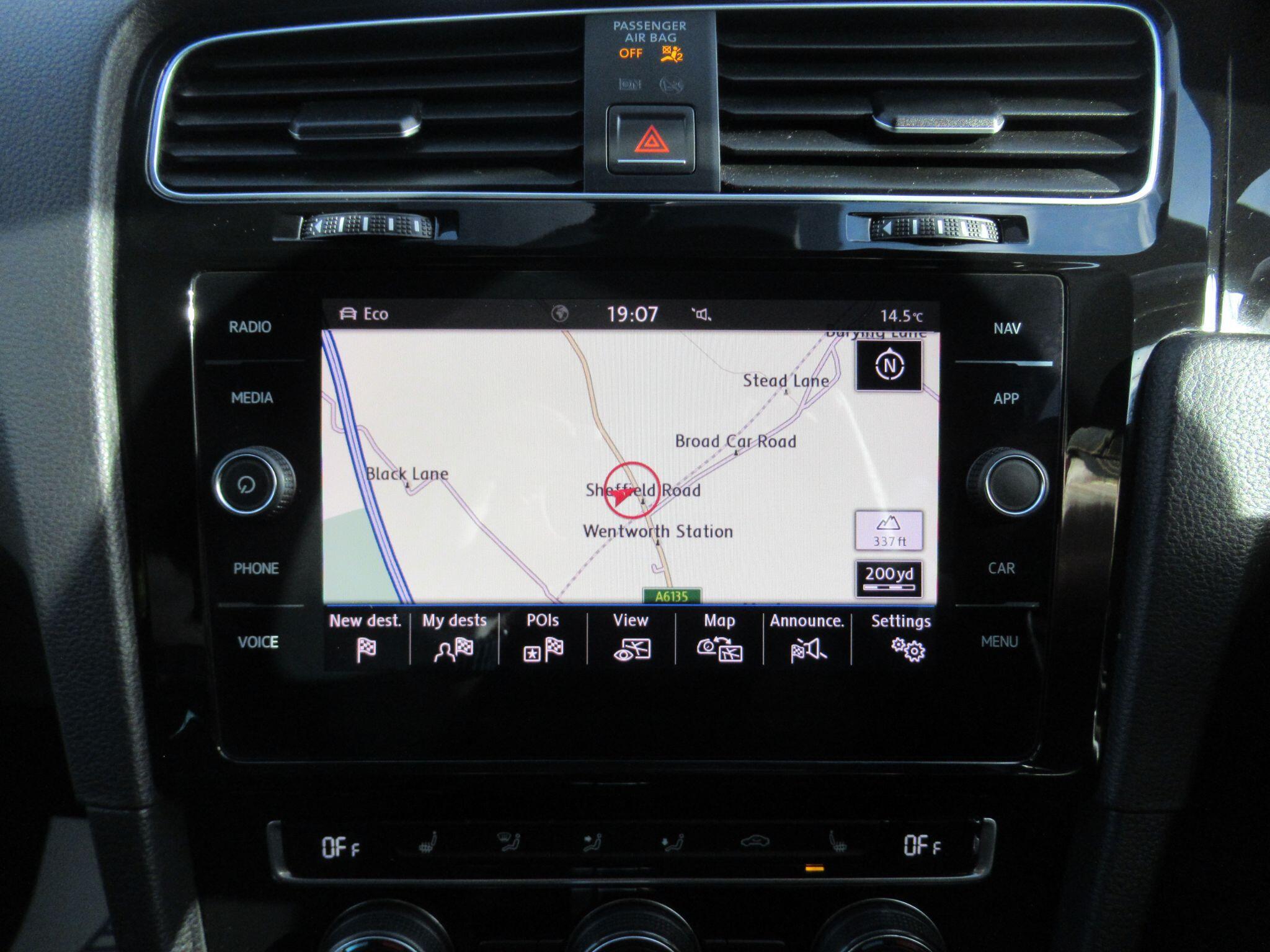 Volkswagen Golf - Image 37