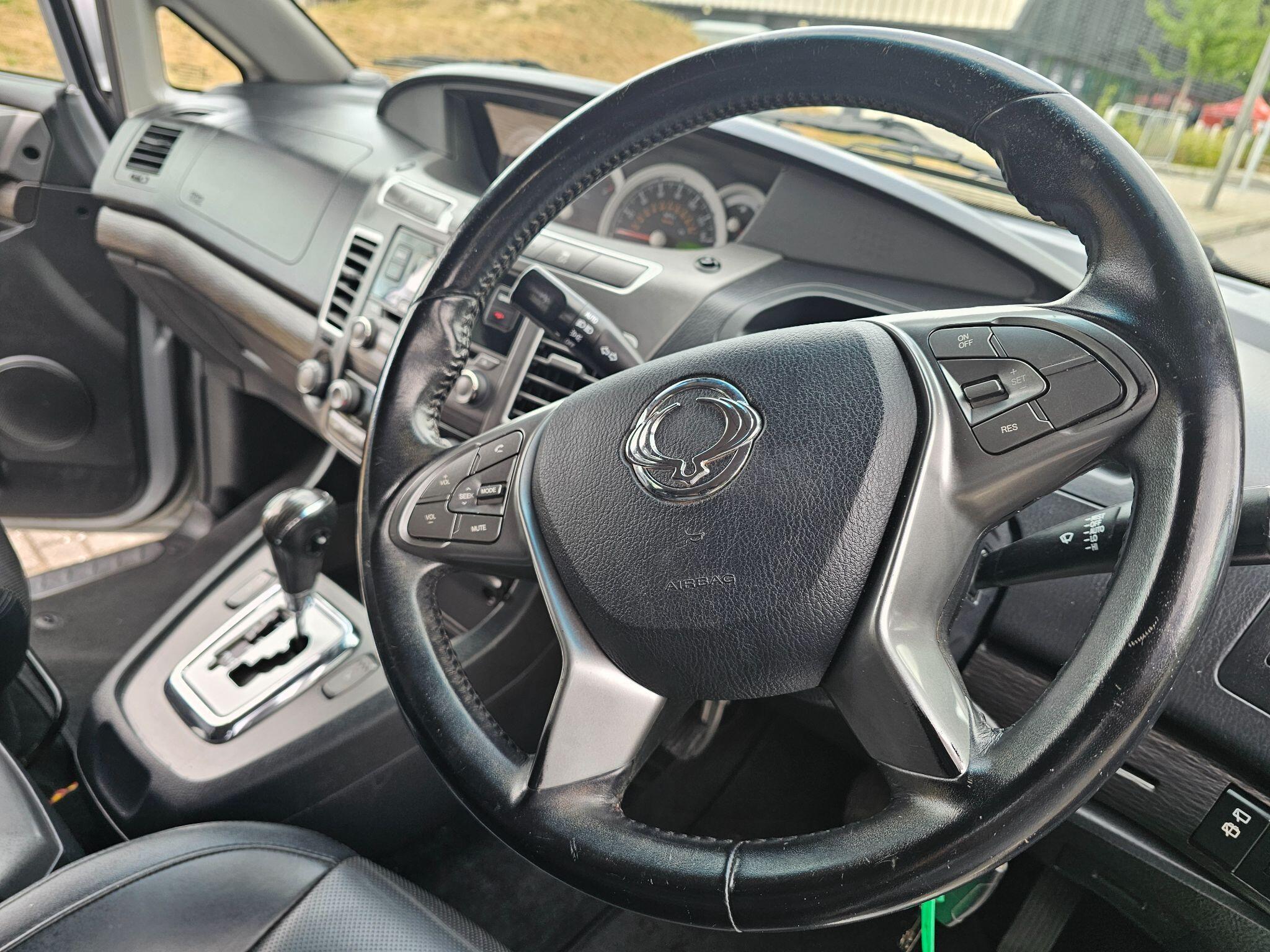 Ssangyong Turismo - Image 16