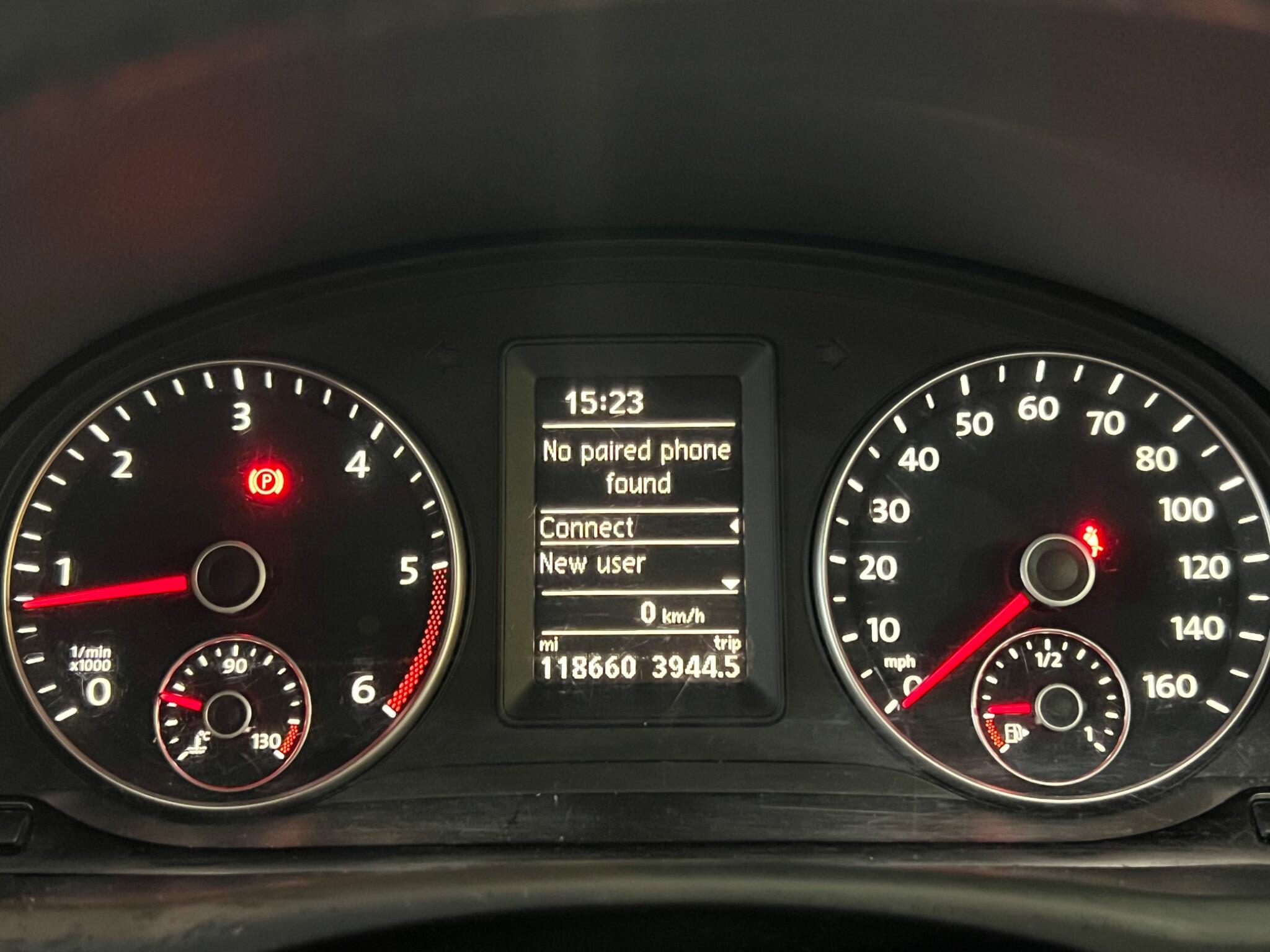 Volkswagen Touran - Image 25