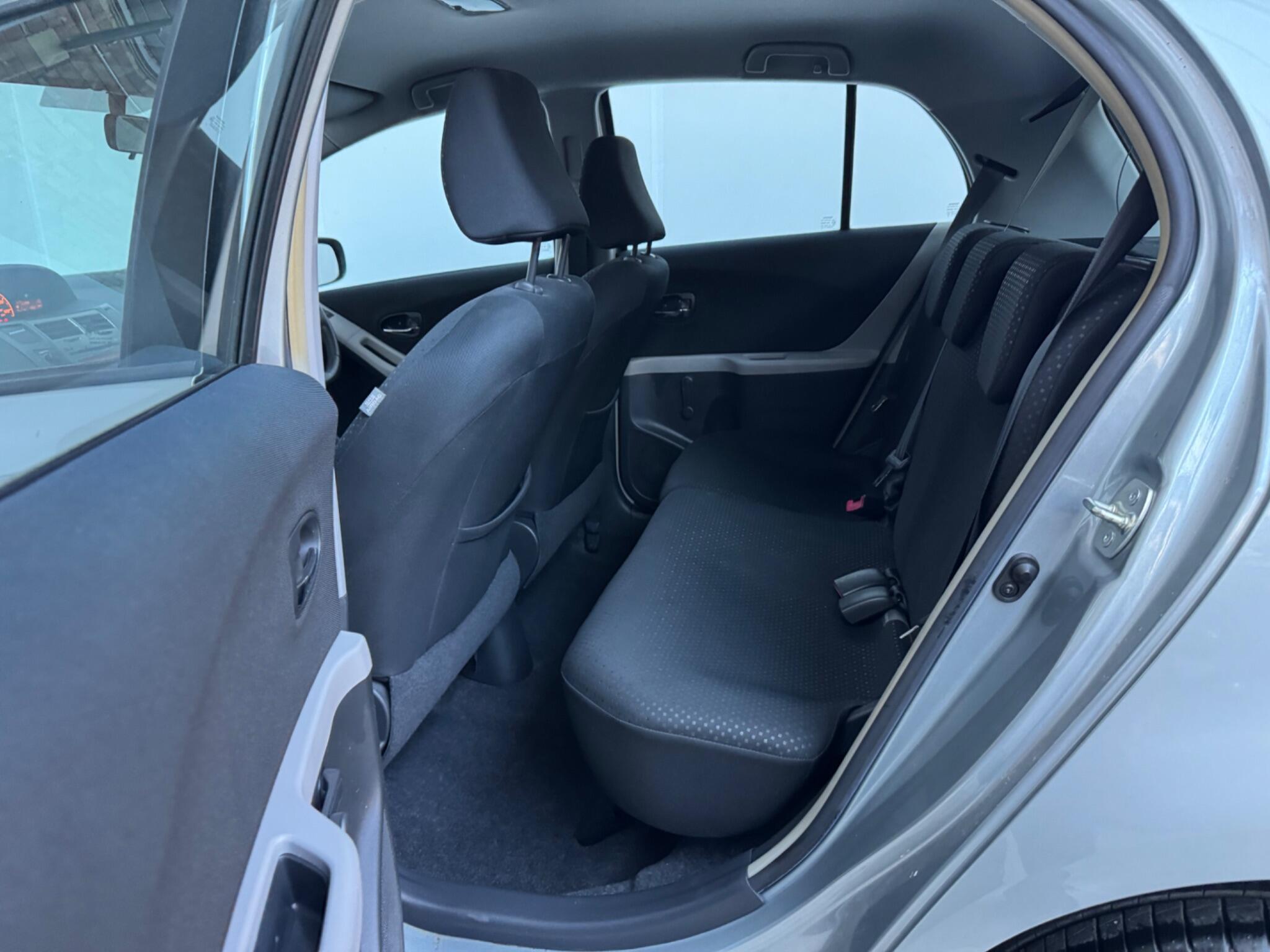 Toyota Yaris - Image 10