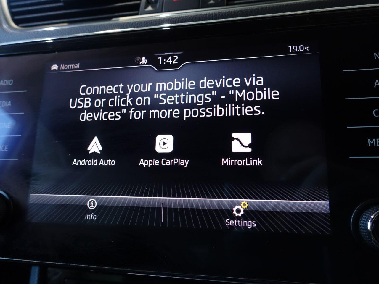 Skoda Superb - Image 36