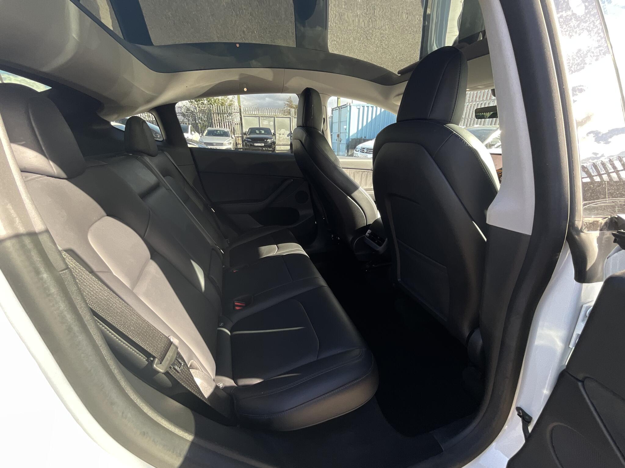 Tesla Model Y - Image 12