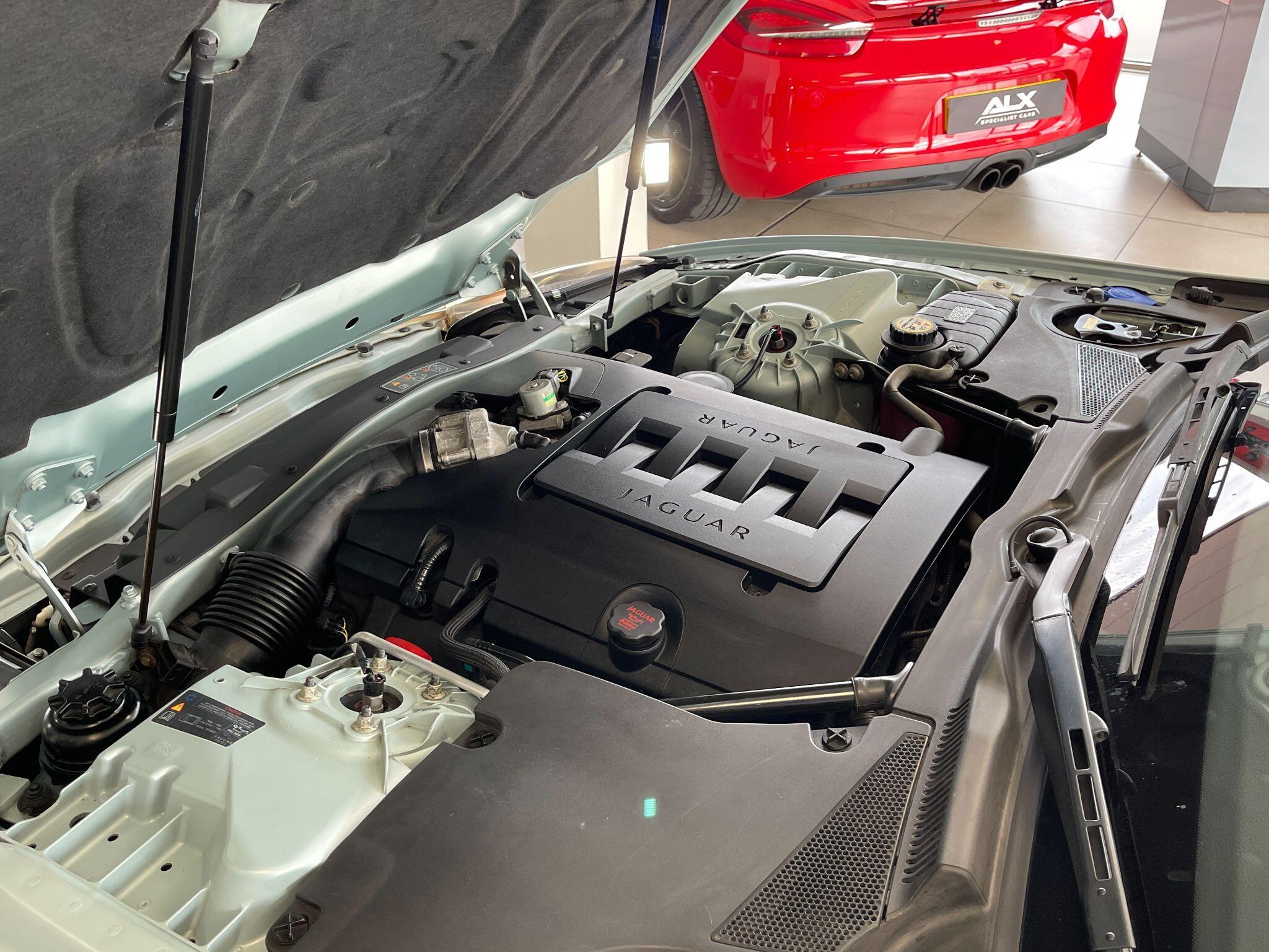 Jaguar XK - Image 26