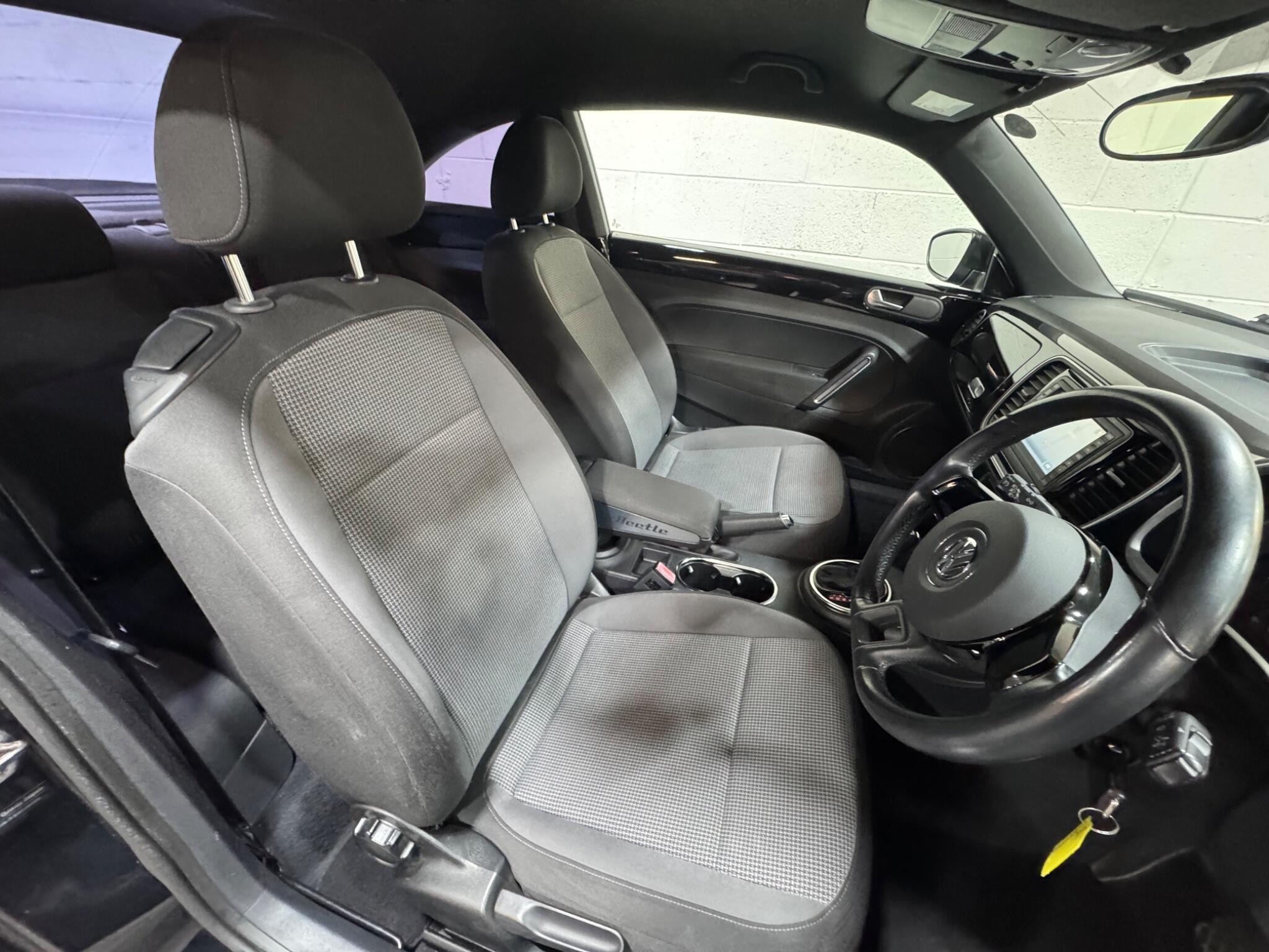 Volkswagen Beetle - Image 7