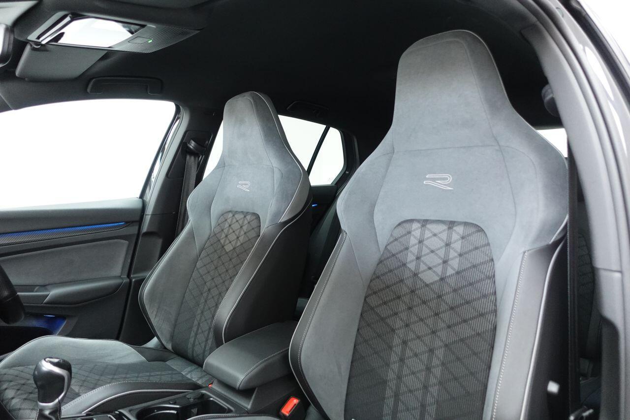 Volkswagen Golf - Image 16