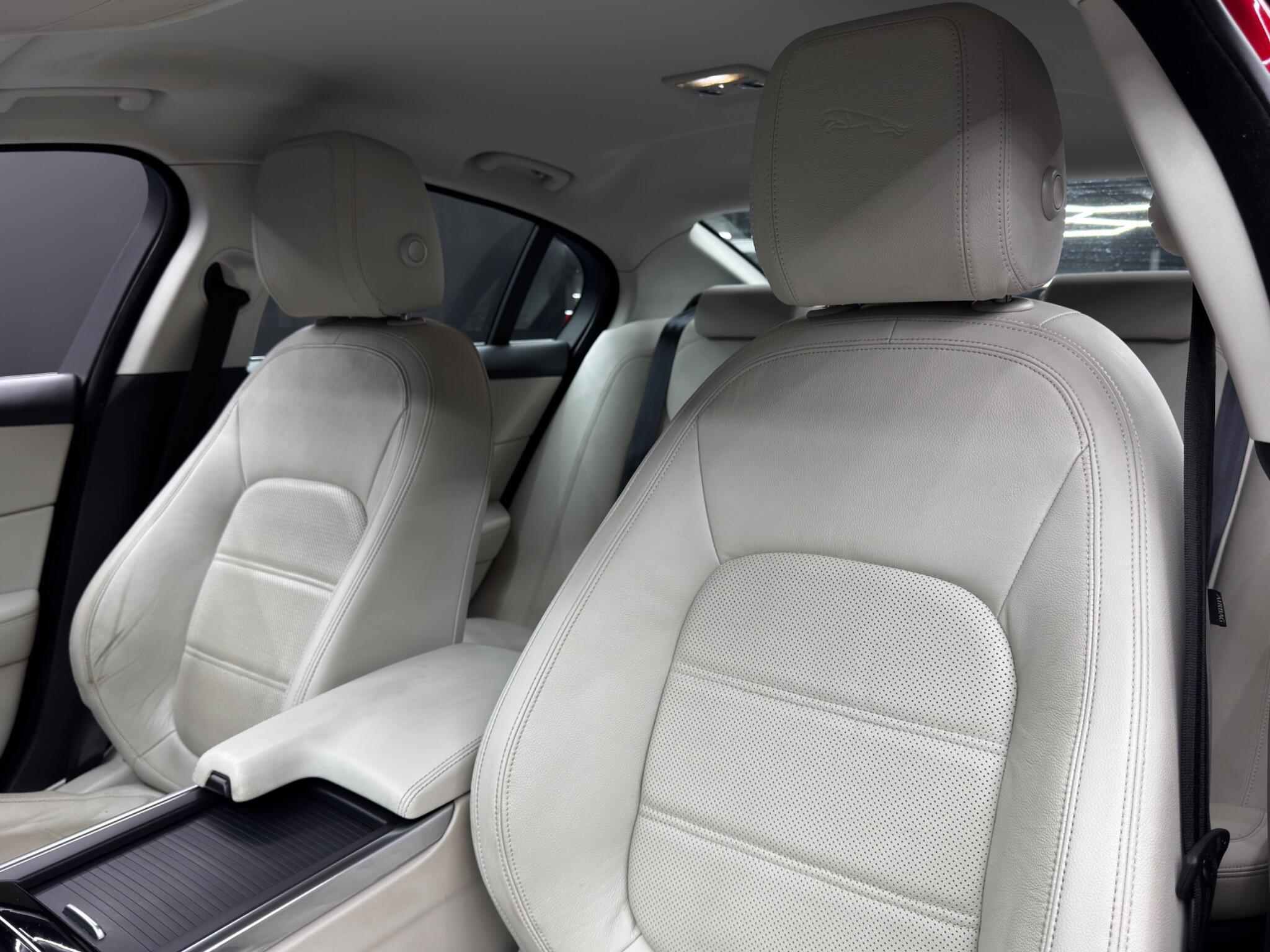 Jaguar XE - Image 13