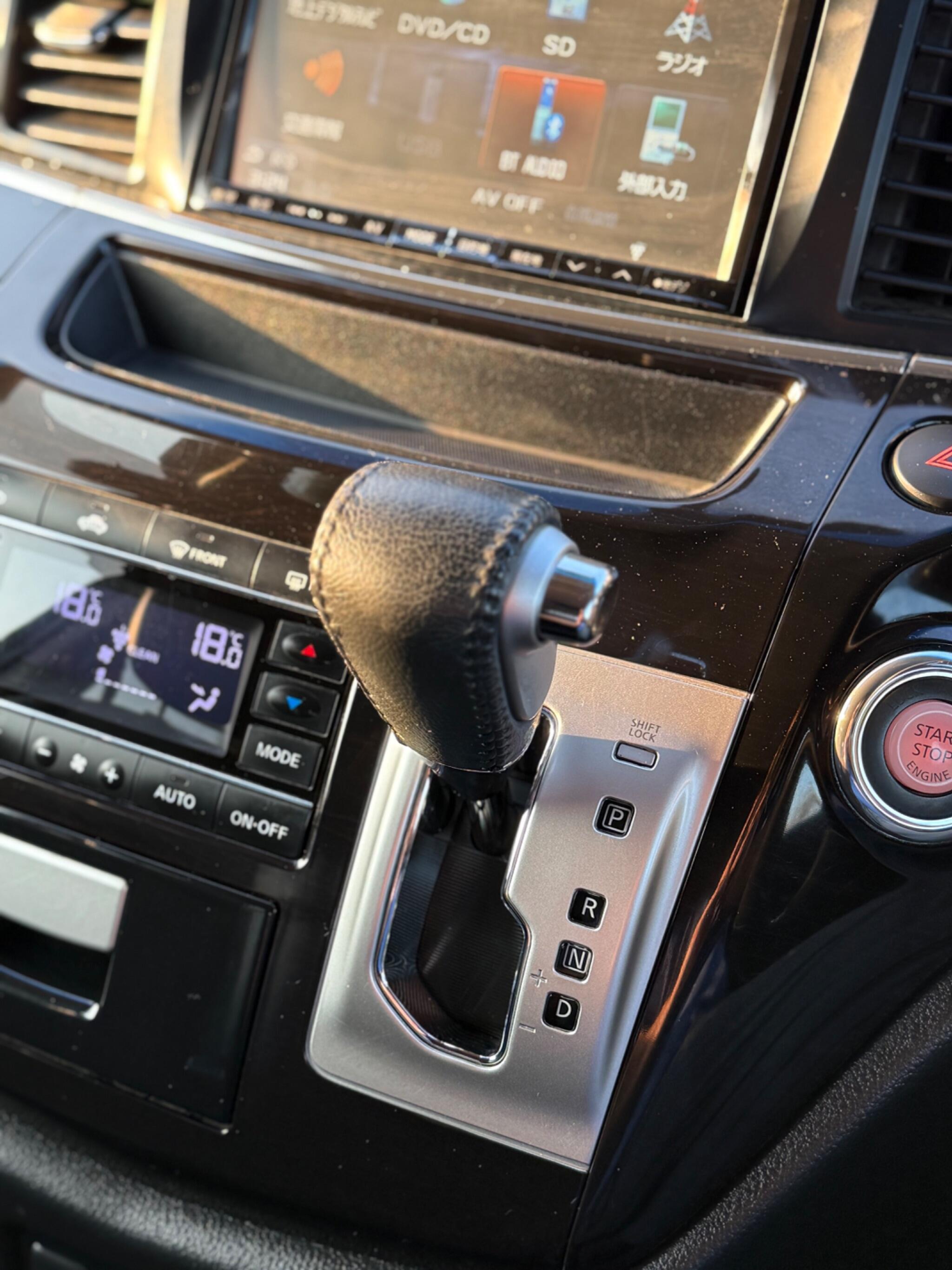 Nissan Elgrand - Image 42