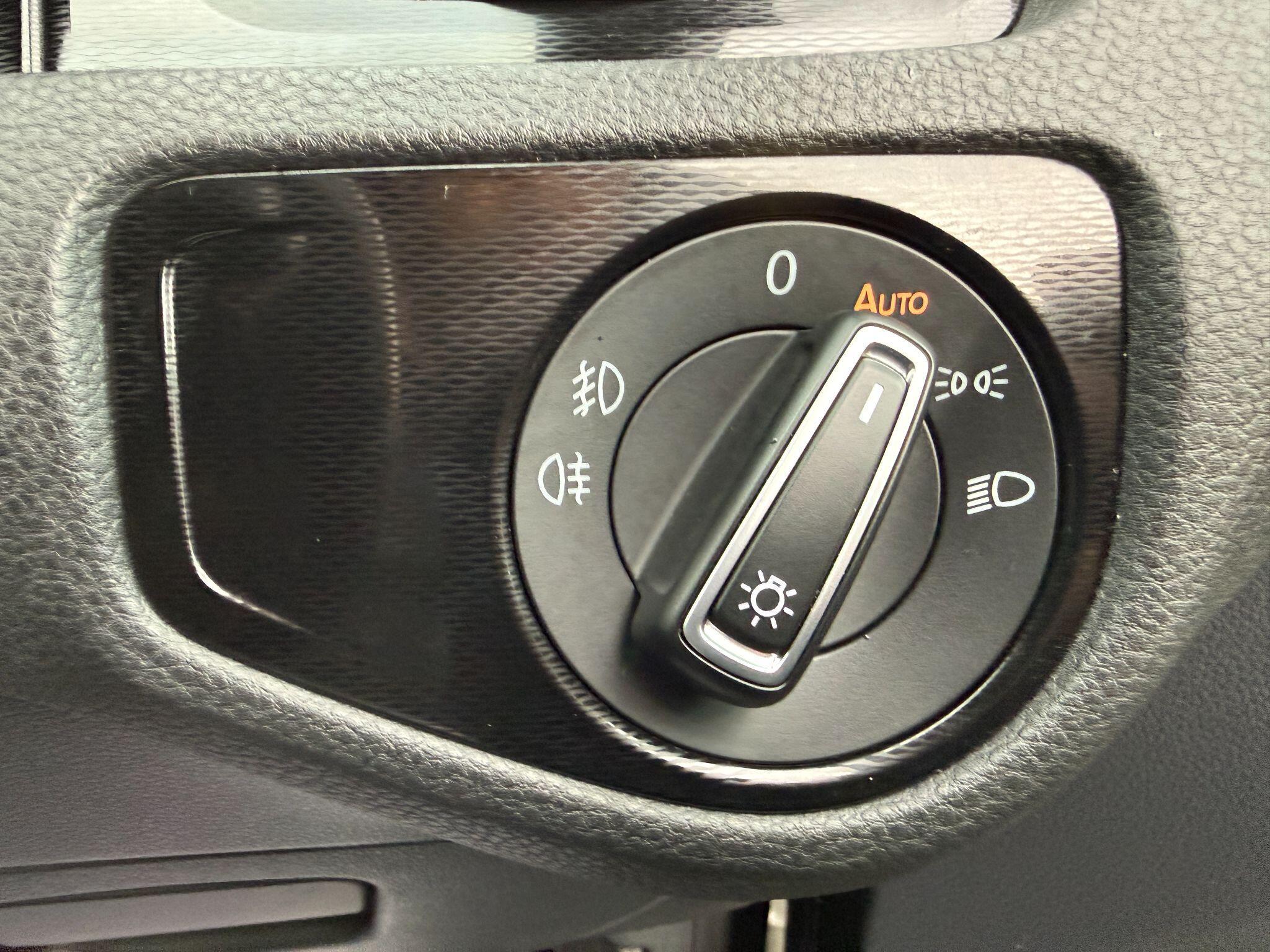 Volkswagen Golf - Image 51